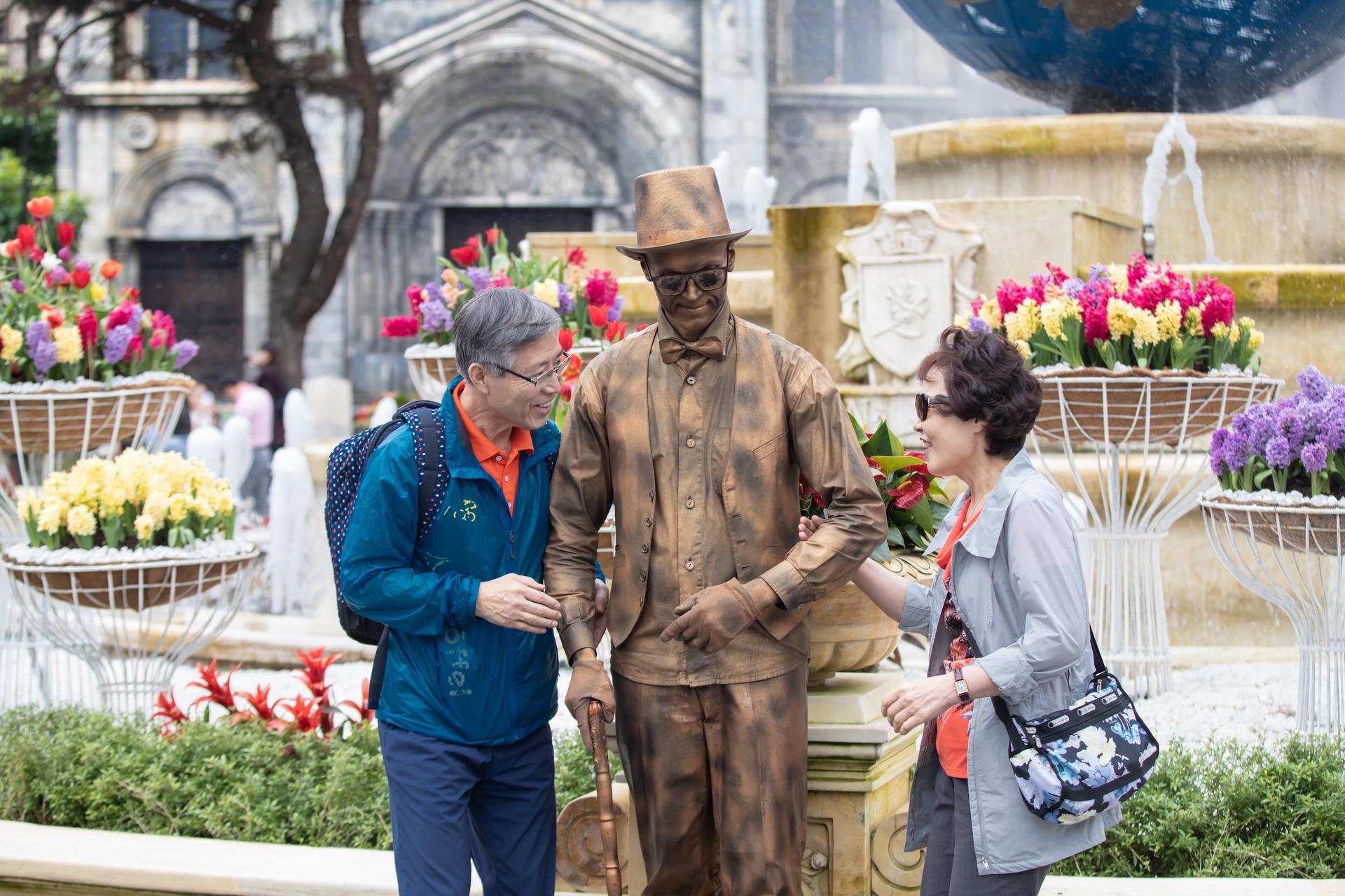 Custom Private Tour: Ba Na Hills with Multi-langague Speaking Driver - Thumbnail 10