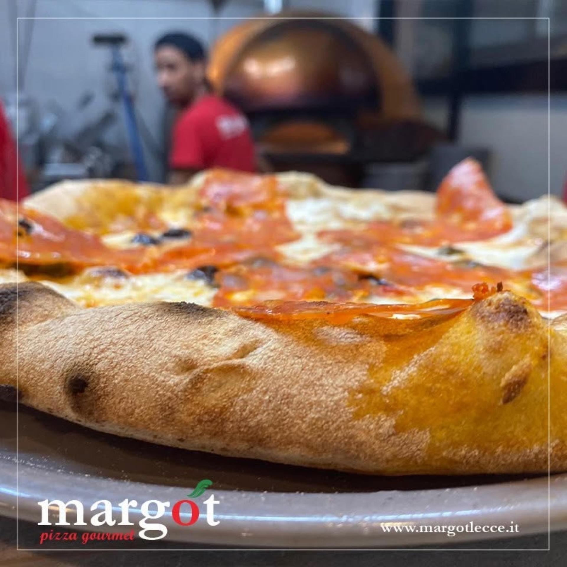 Gourmet Pizza Experience with Drinks and Dessert in Lecce - Thumbnail 62
