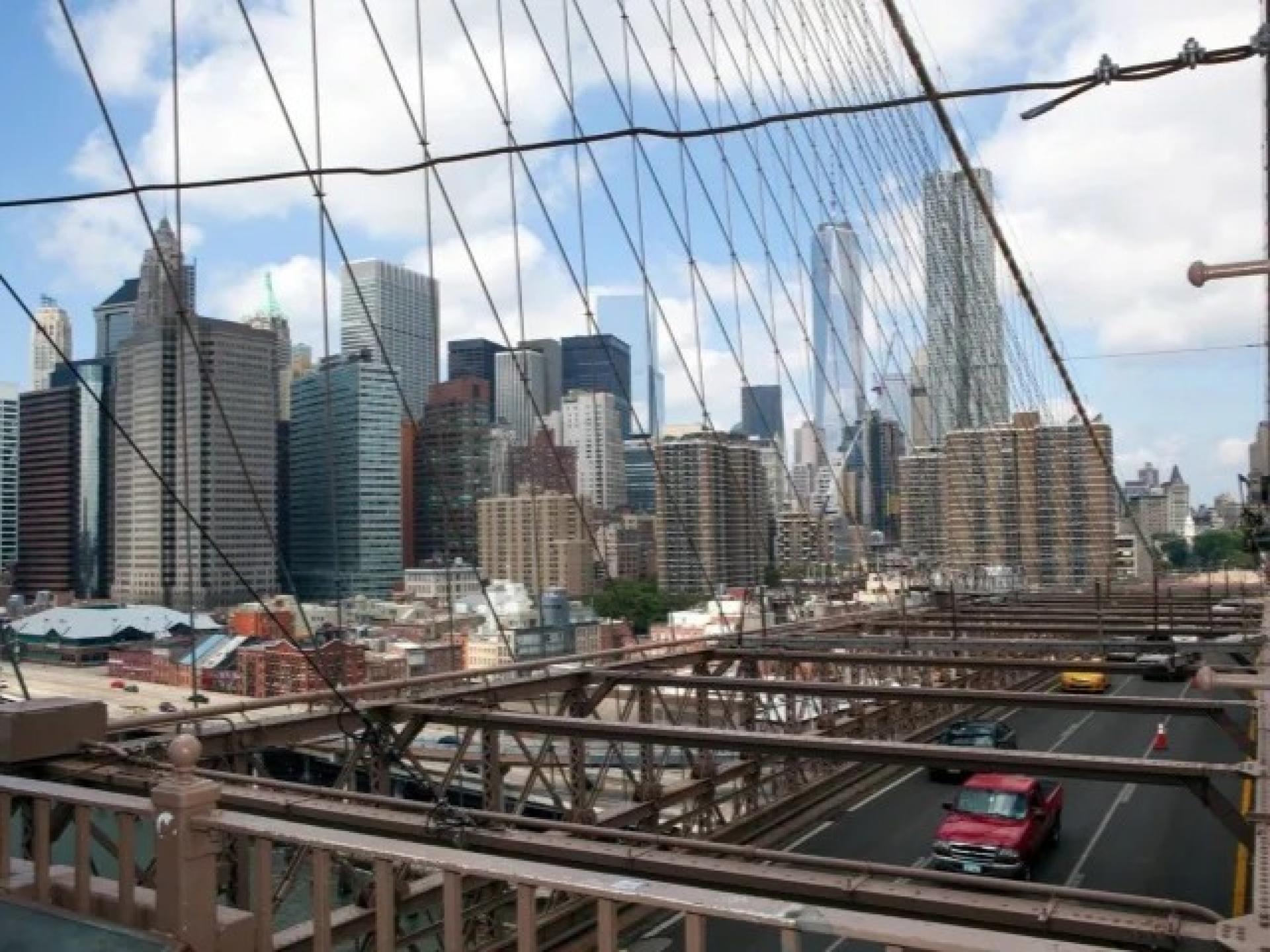 Brooklyn Bridge & DUMBO Neighborhood Tour - Thumbnail 3