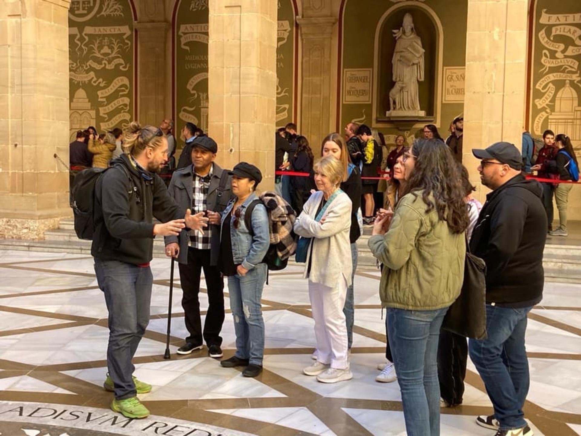 Sagrada Familia & Montserrat full-day tour with pickup - Thumbnail 8