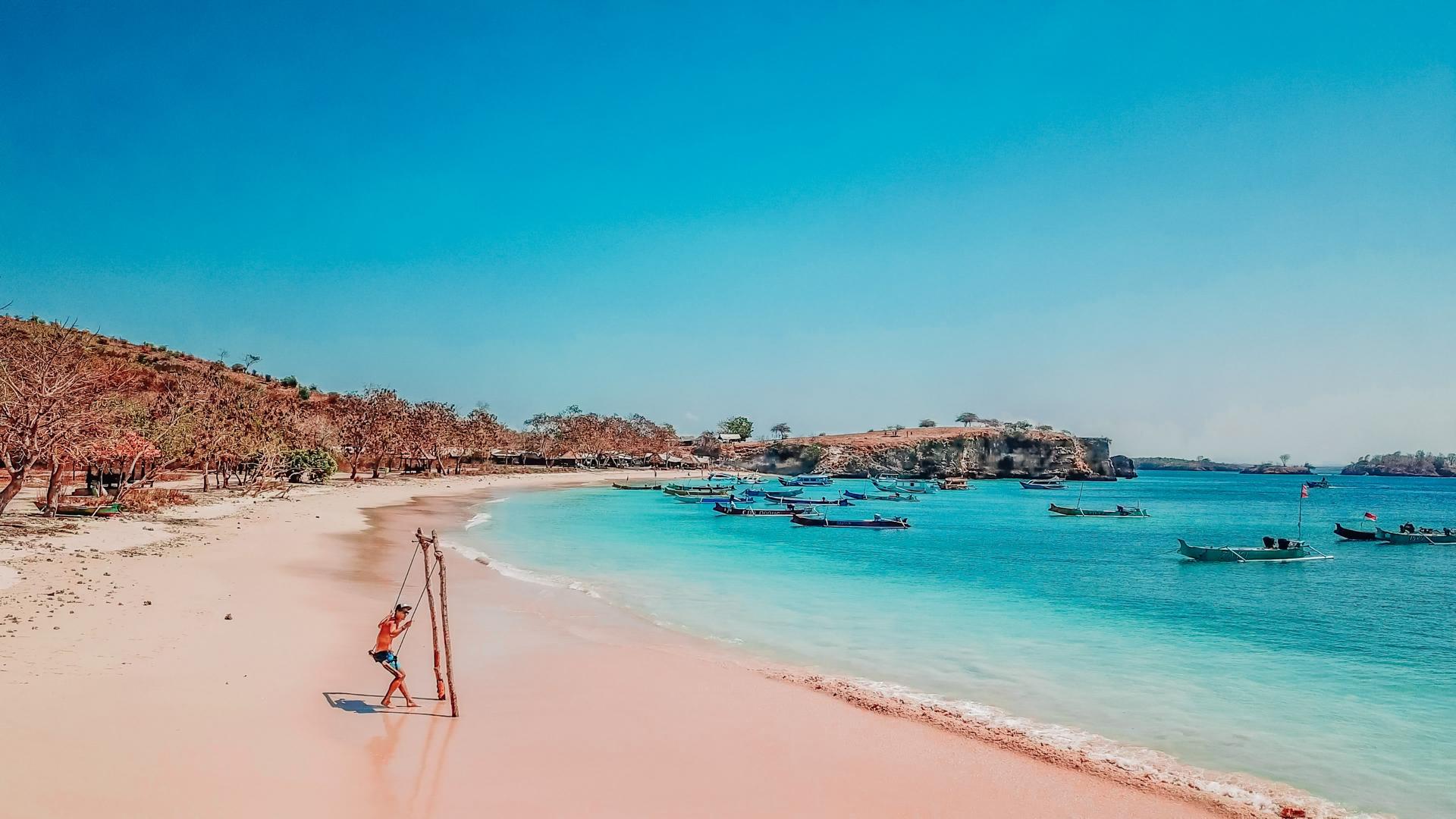 Pink Beach and Southeast Gili Islands Private Tour - Full Day - Thumbnail 6