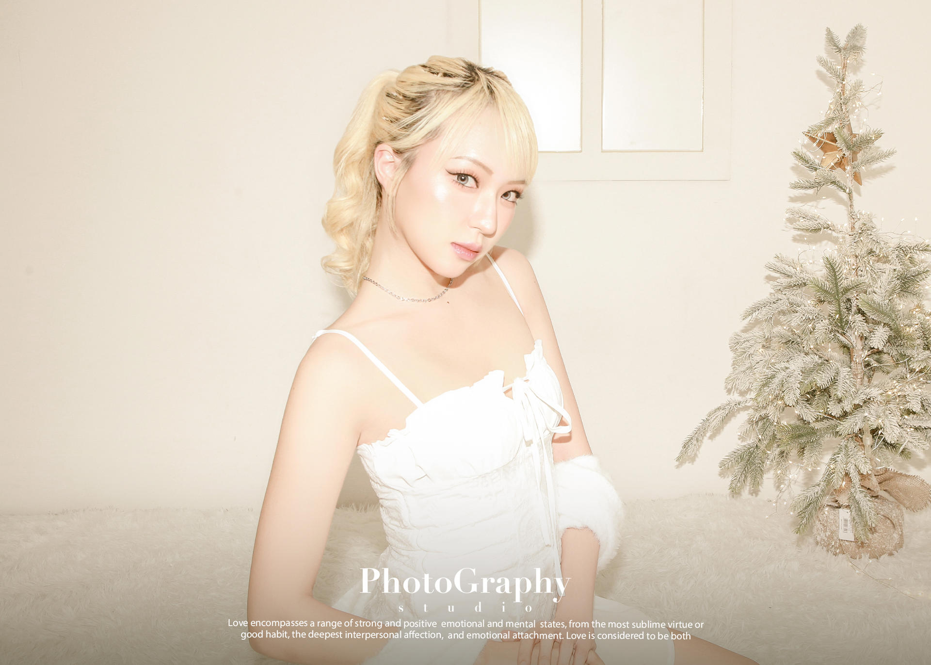 Hongdae Cinema Concept Selfstudio Experience in Seoul : Free Costume - Thumbnail 20