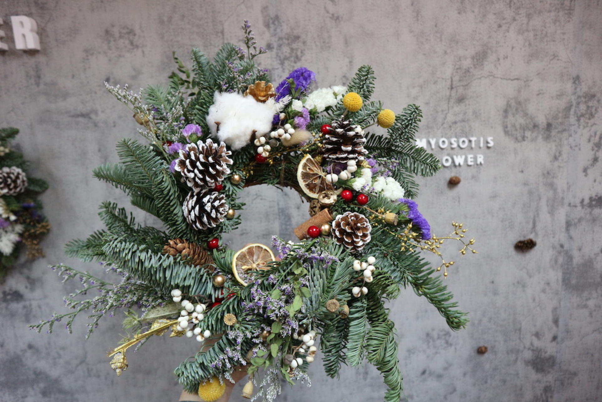 Myosotis Flower Christmas Wreath Workshop - Thumbnail 5