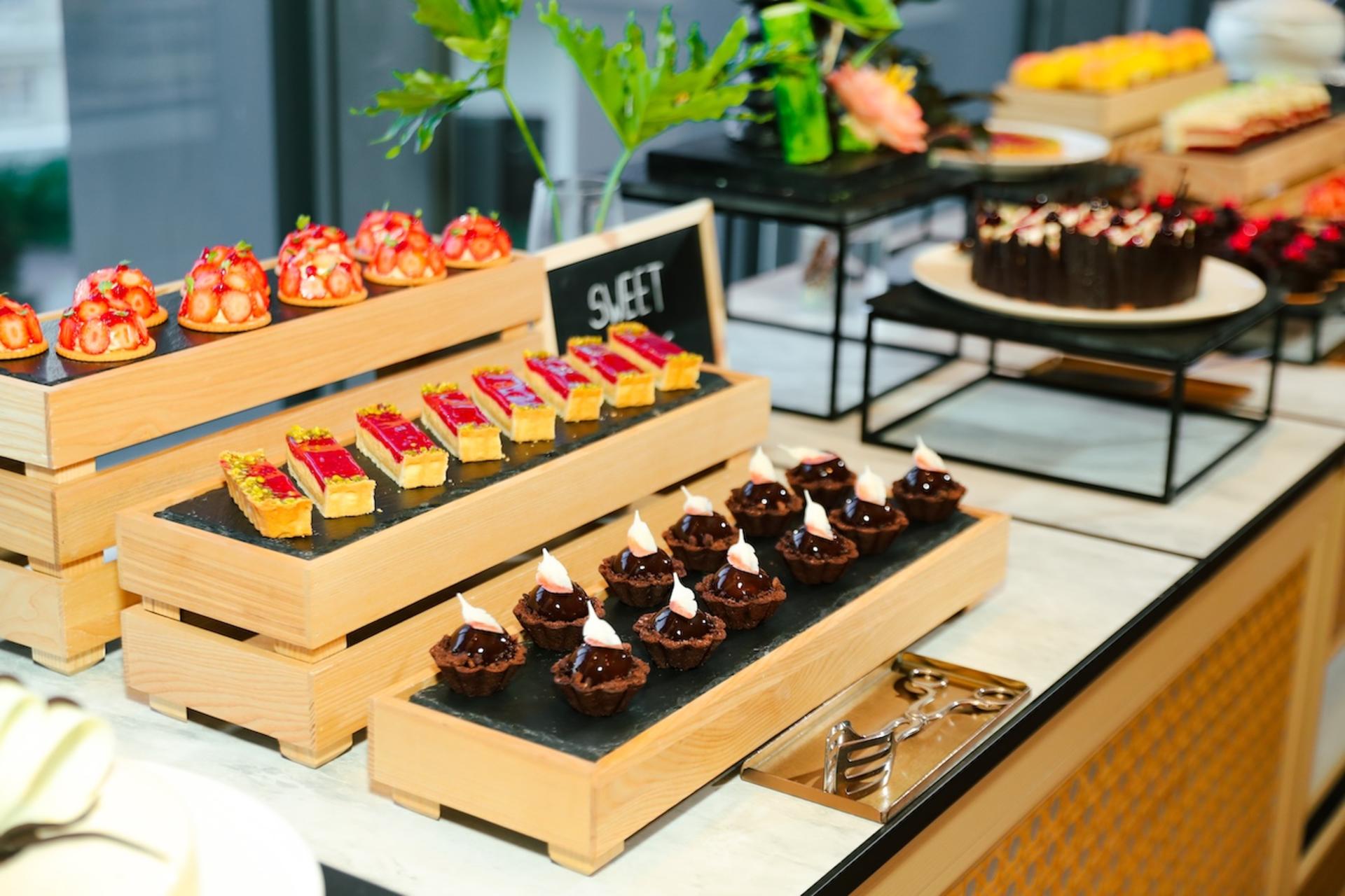 [Hyatt Regency Nha Trang] Lobster and Seafood BBQ Buffet Dinner  - Thumbnail 13