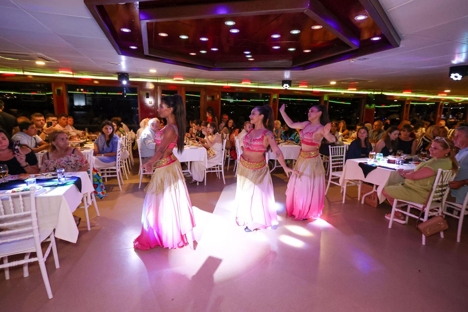 Istanbul: Bosphorus Night Cruise w/ Dinner, Drinks & Shows - Thumbnail 6