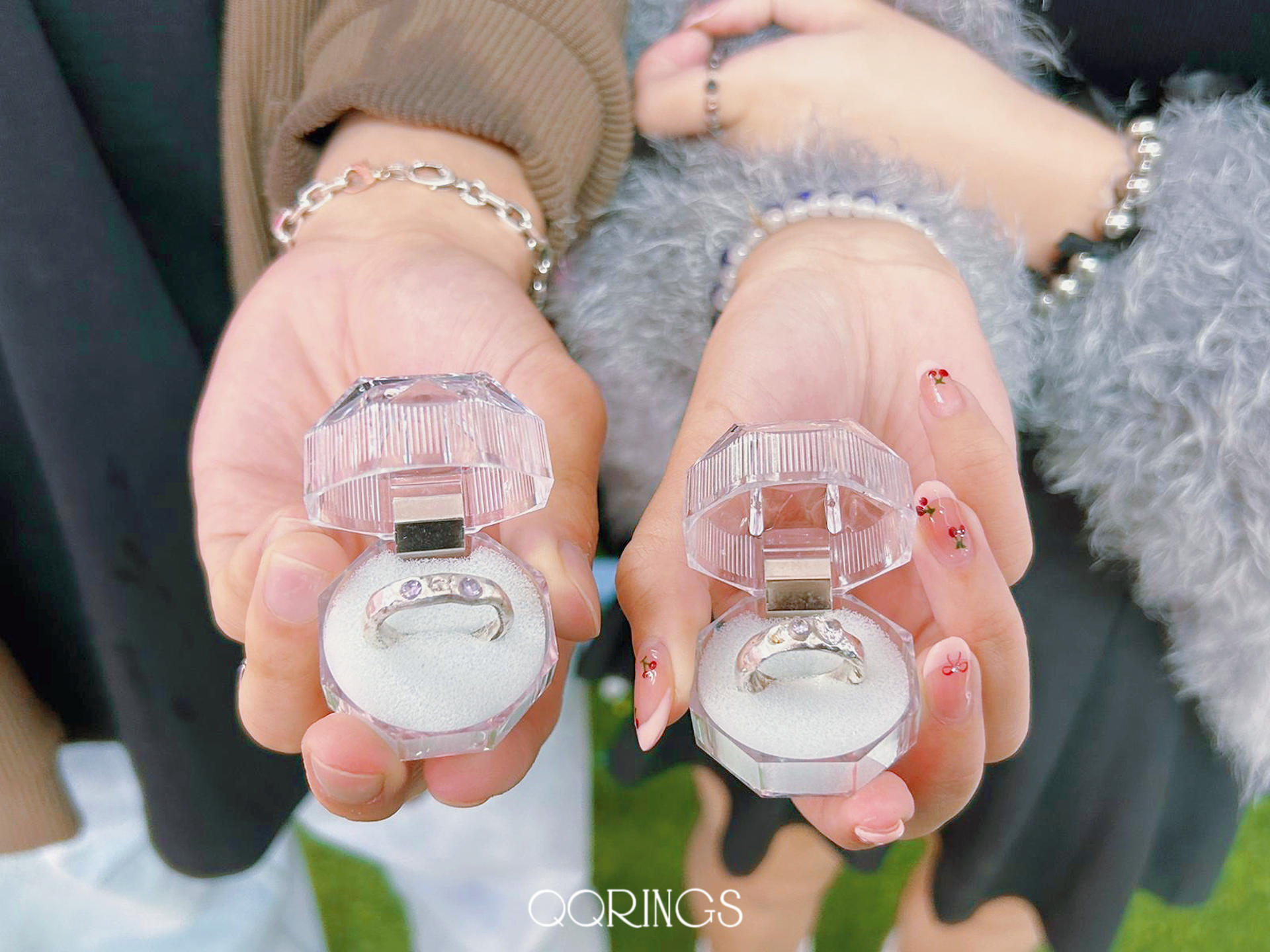 [Buy 1 Get 1 Free] QQRings: Make Your Own Gemstone Silver Rings | 3-Hour DIY Jewelry Making for Couples & Besties | QQWonderlands Hong Kong  - Image 1