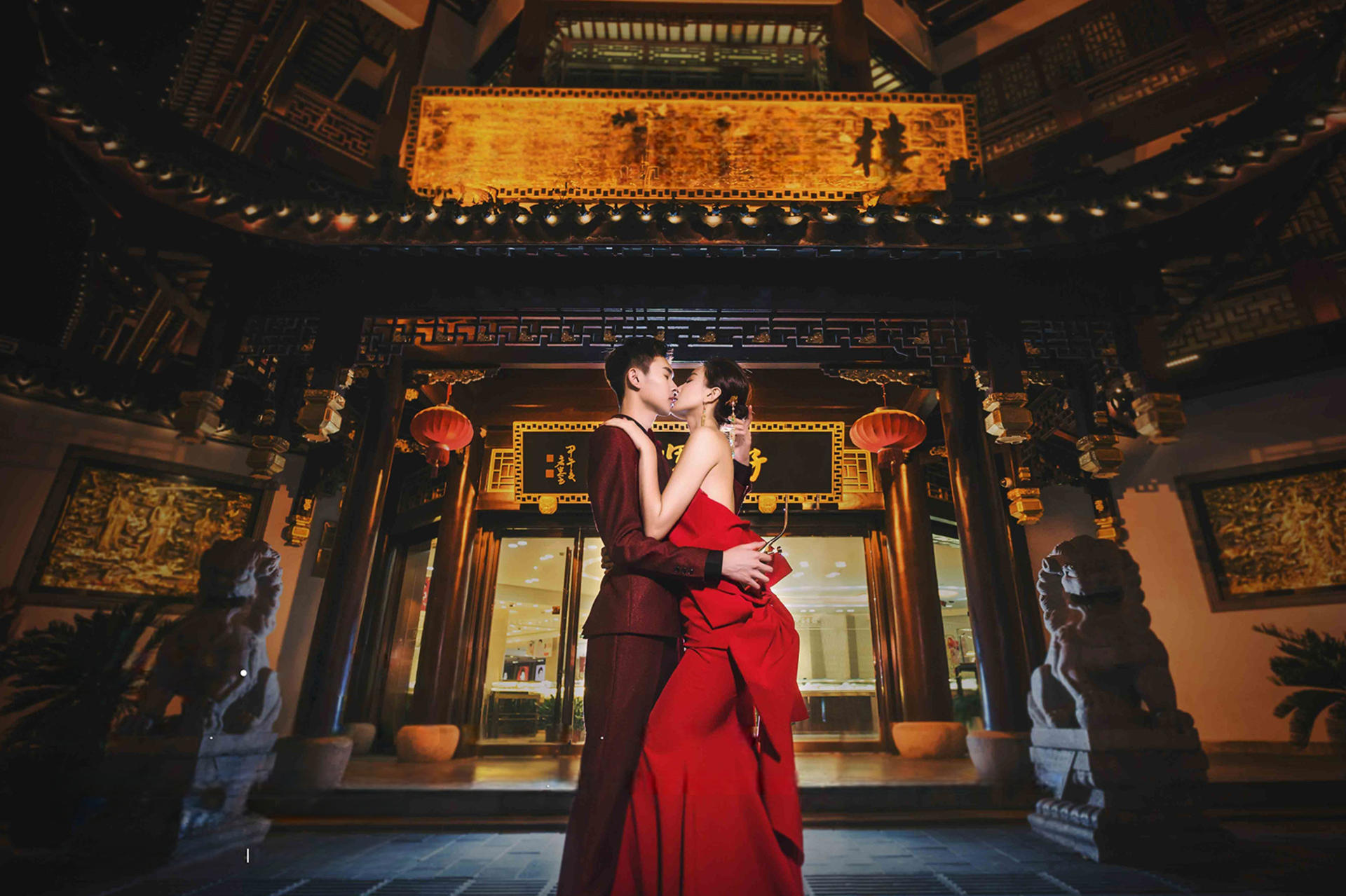 The Bund/Wukang Road Couple Travel Photography - Thumbnail 9