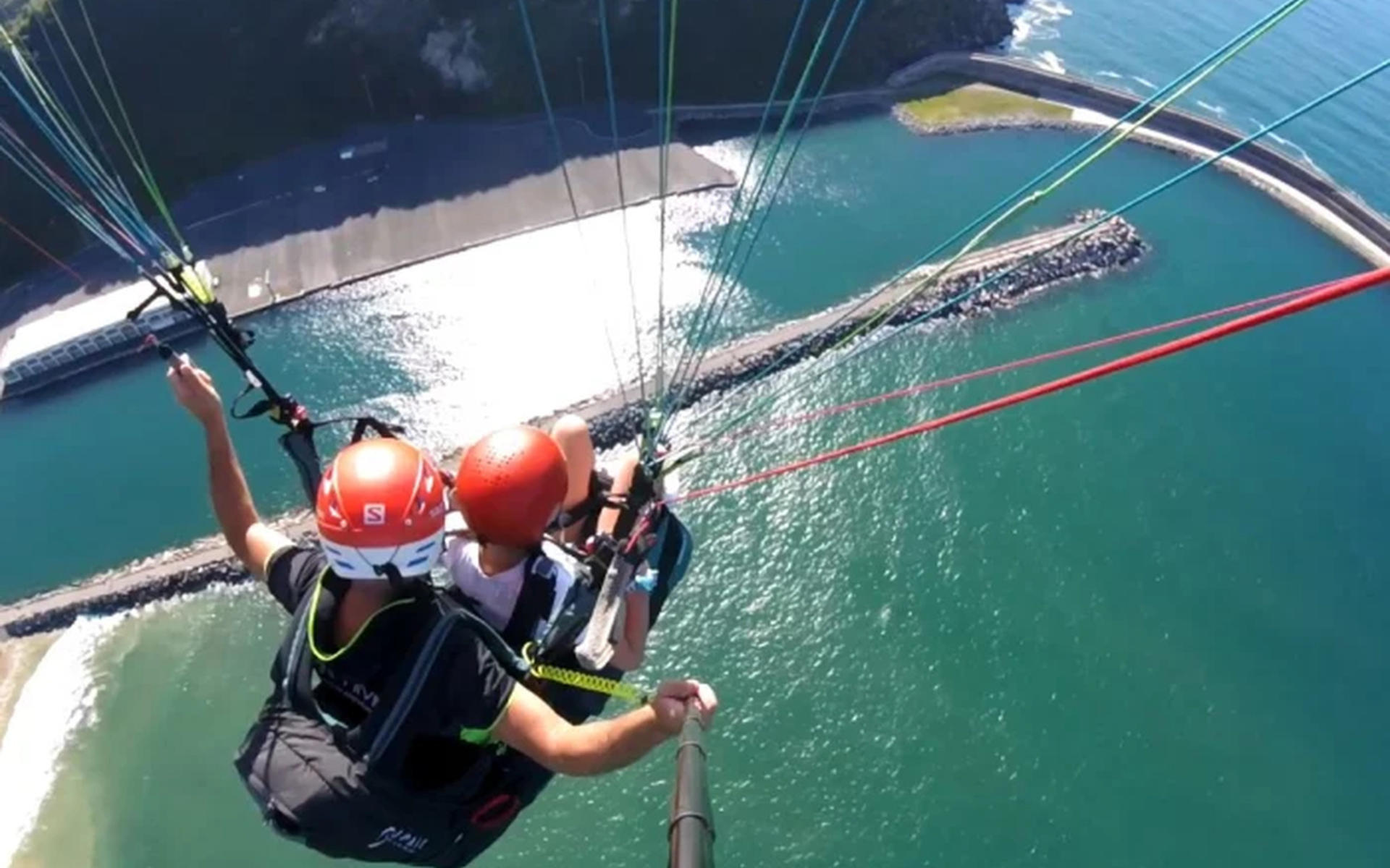 Paragliding Experience in San Sebastian - Thumbnail 4