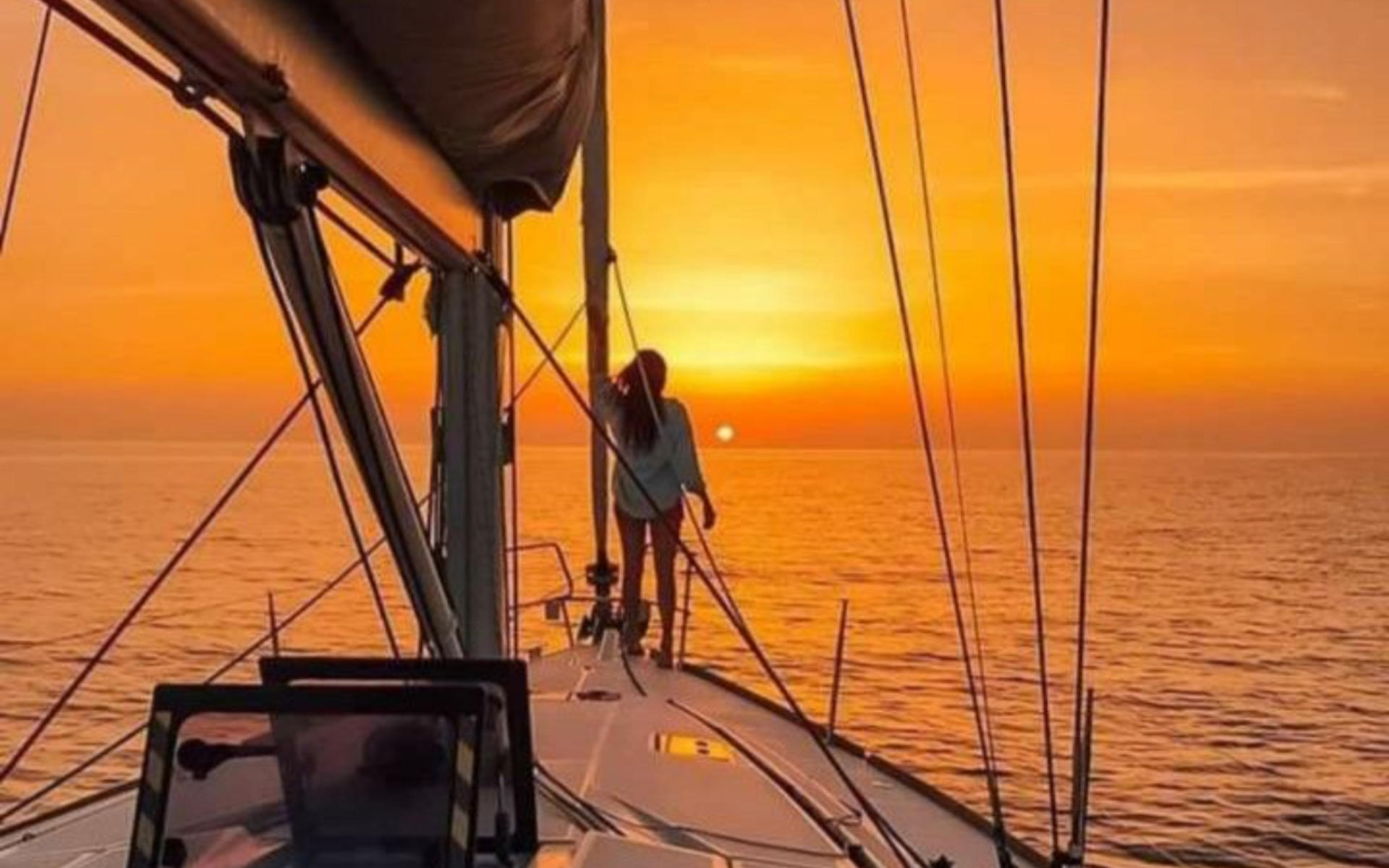 Sunset Sailing with Live Spanish Guitar or Saxophone - Thumbnail 5