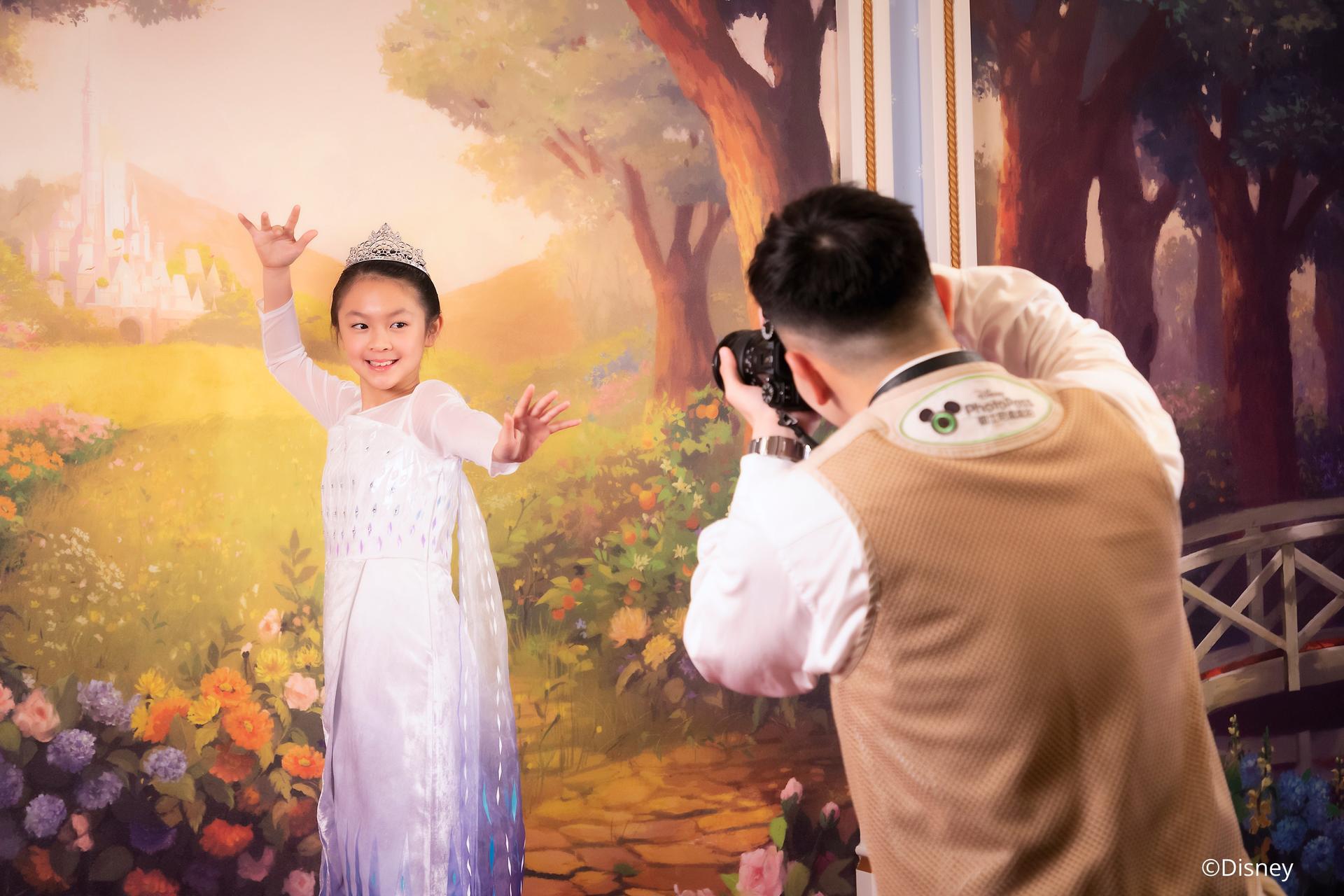 BibbidiBobbidiBoutique - Disney Princess Make-up and Photo Shooting Service - Thumbnail 8