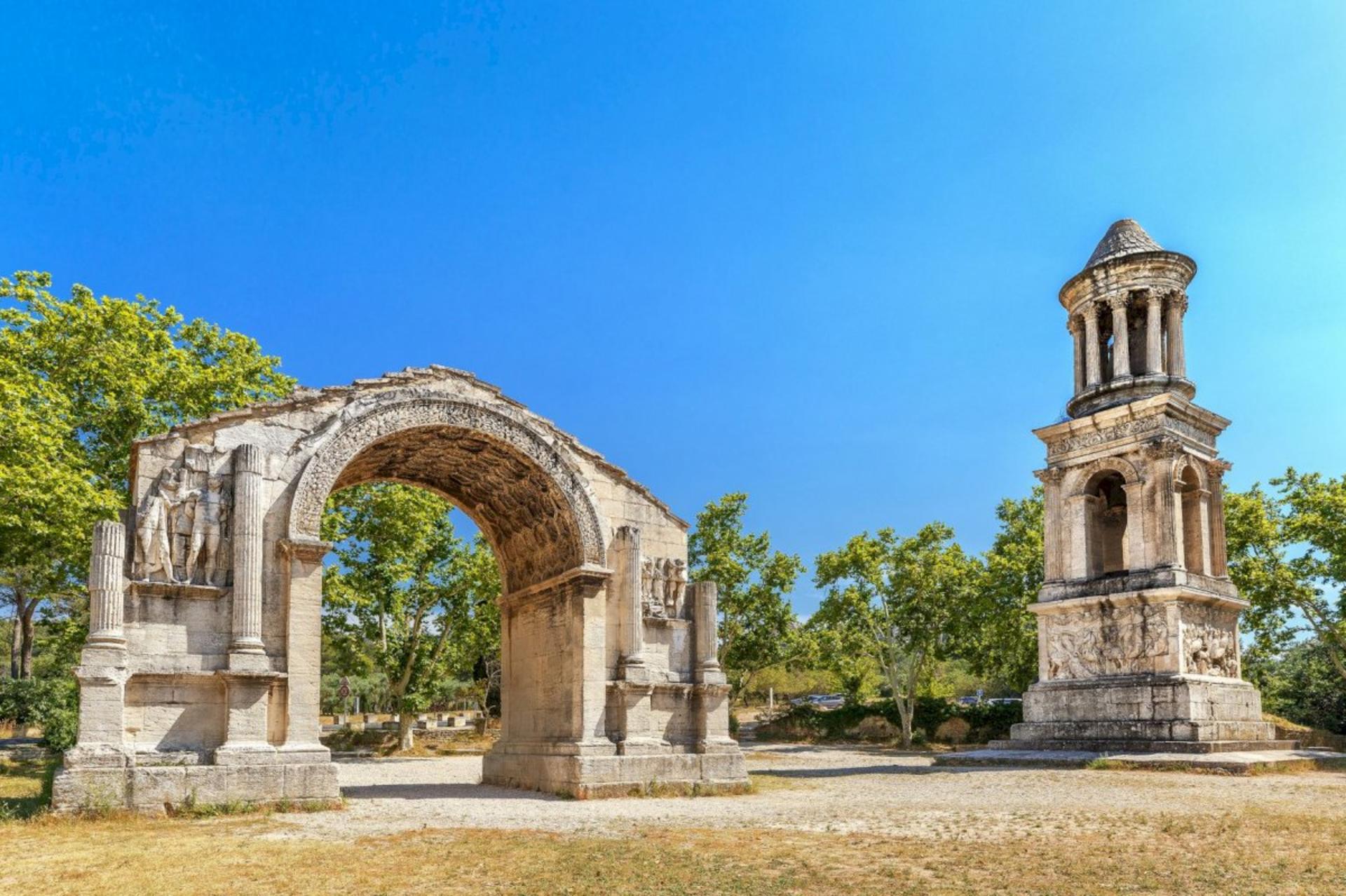 Arles, St Remy & Les Baux Village Day Tour from Aix en Provence - Thumbnail 4