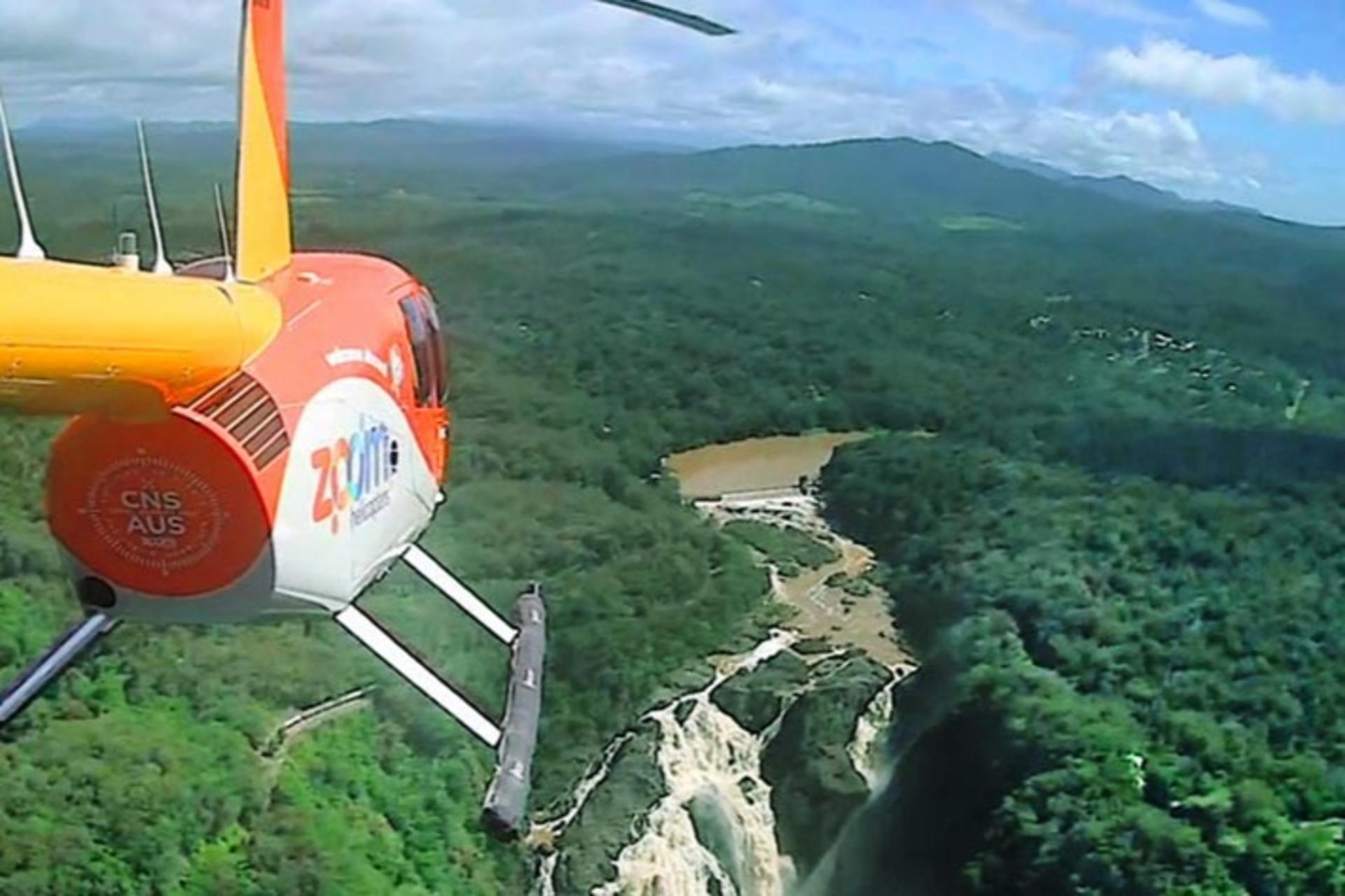 Great Barrier Reef and Rainforest Scenic Heli Flight from Cairns - Thumbnail 5