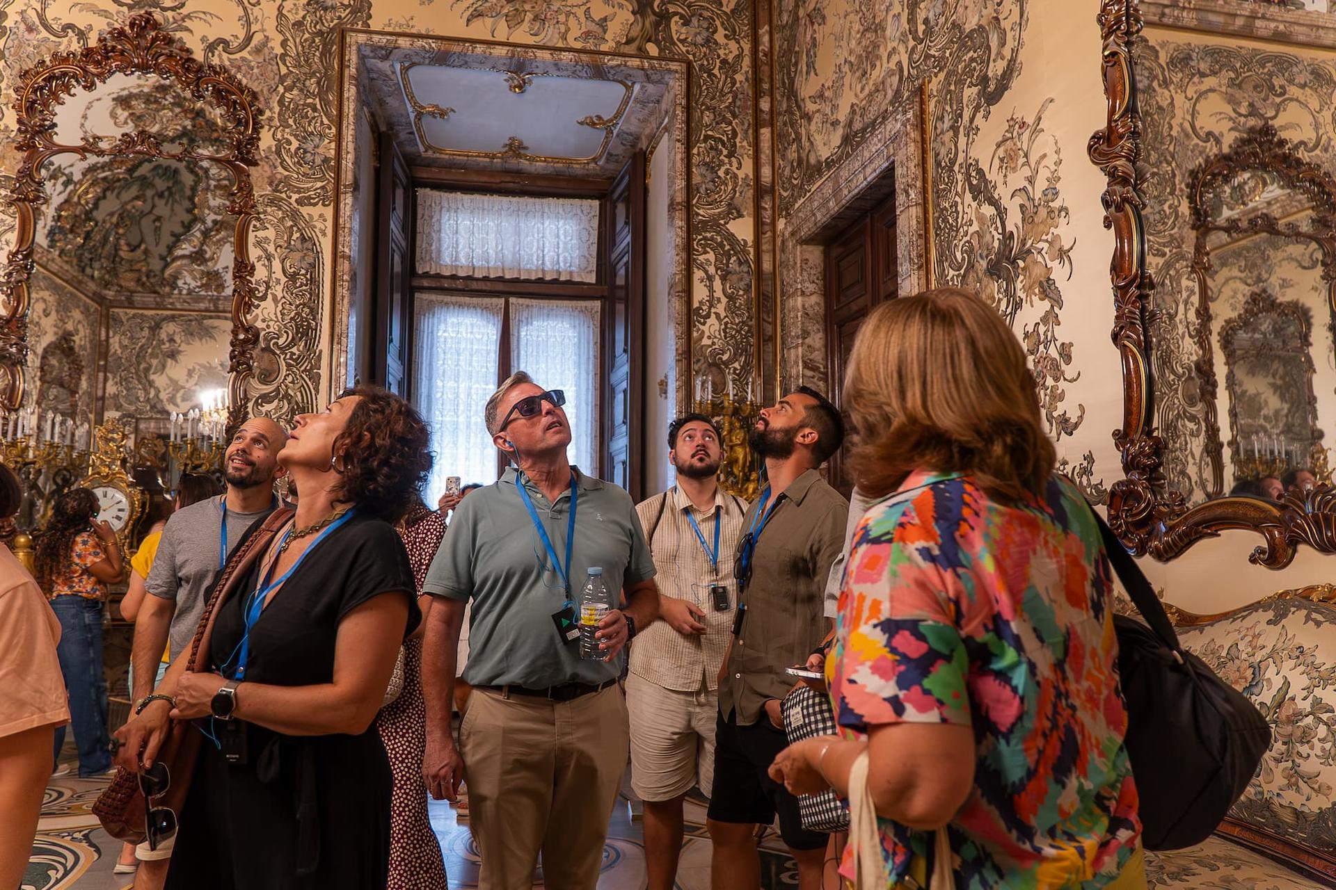 Royal Palace Half-Day Guided Tour with Wine Tasting - Thumbnail 5