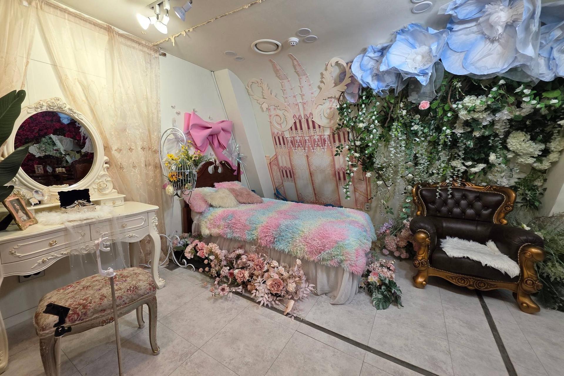Princess Dress Party at LAFIA Princess Castle in Hongdae - Image 1