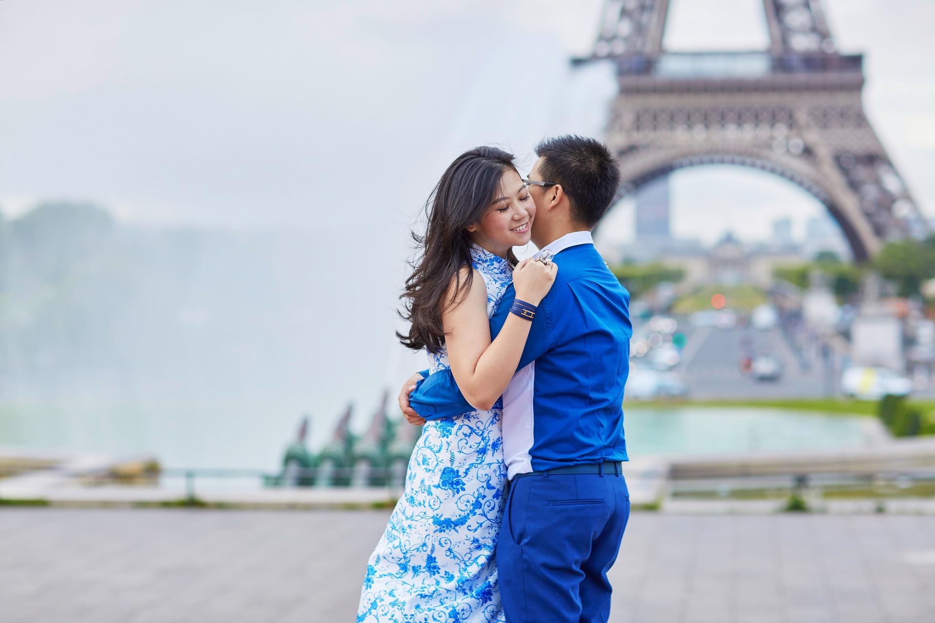 Eiffel Tower Photoshoot - Image 1