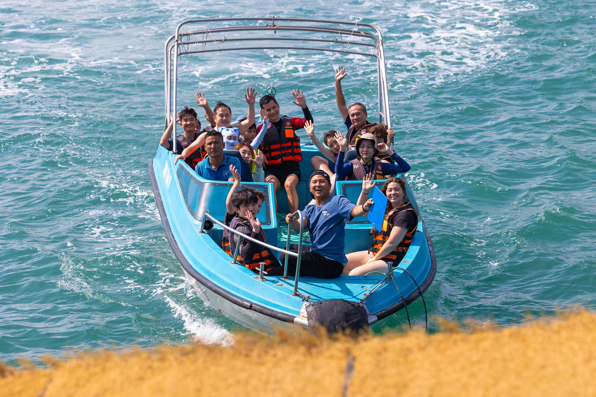 Nha Trang Half-Day Snorkeling Adventure with BBQ Onboard - Thumbnail 17