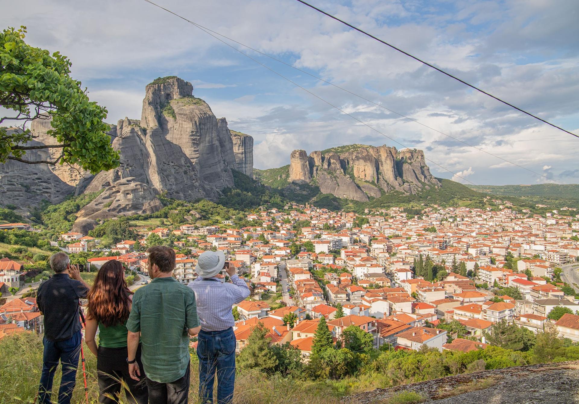 Midday monasteries and hidden caves bus tour in Meteora - Thumbnail 18