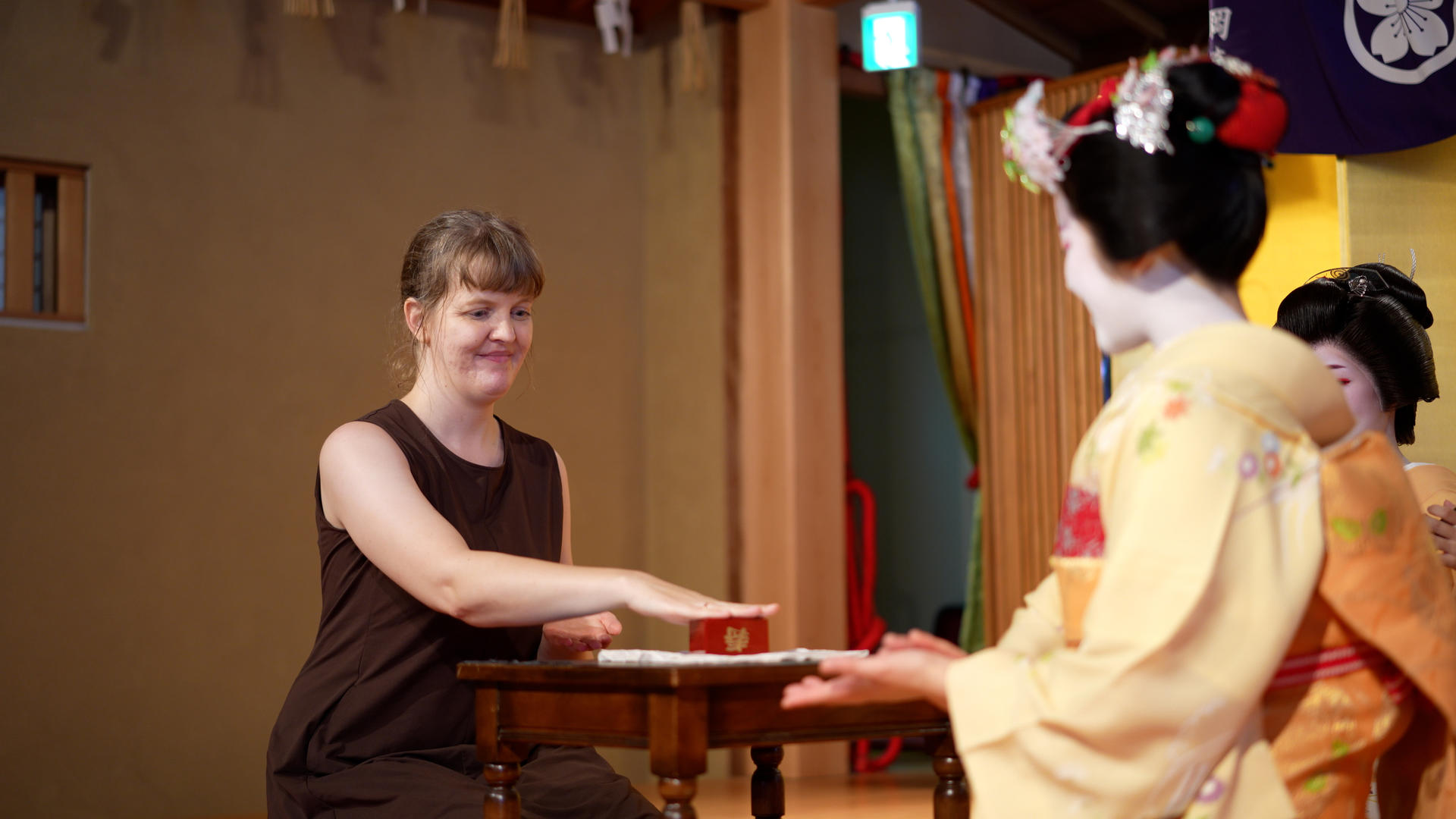 Kyoto:Exclusive Maiko & Geisha Show with Dinner, Games & Open Bar - Thumbnail 9