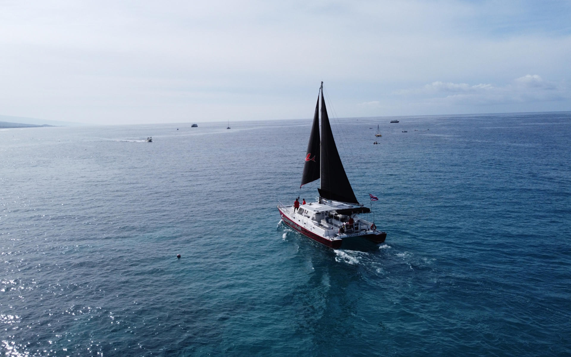 Kealakekua Bay & Captain Cook Monument Snorkel & Sailing Experience - Thumbnail 2