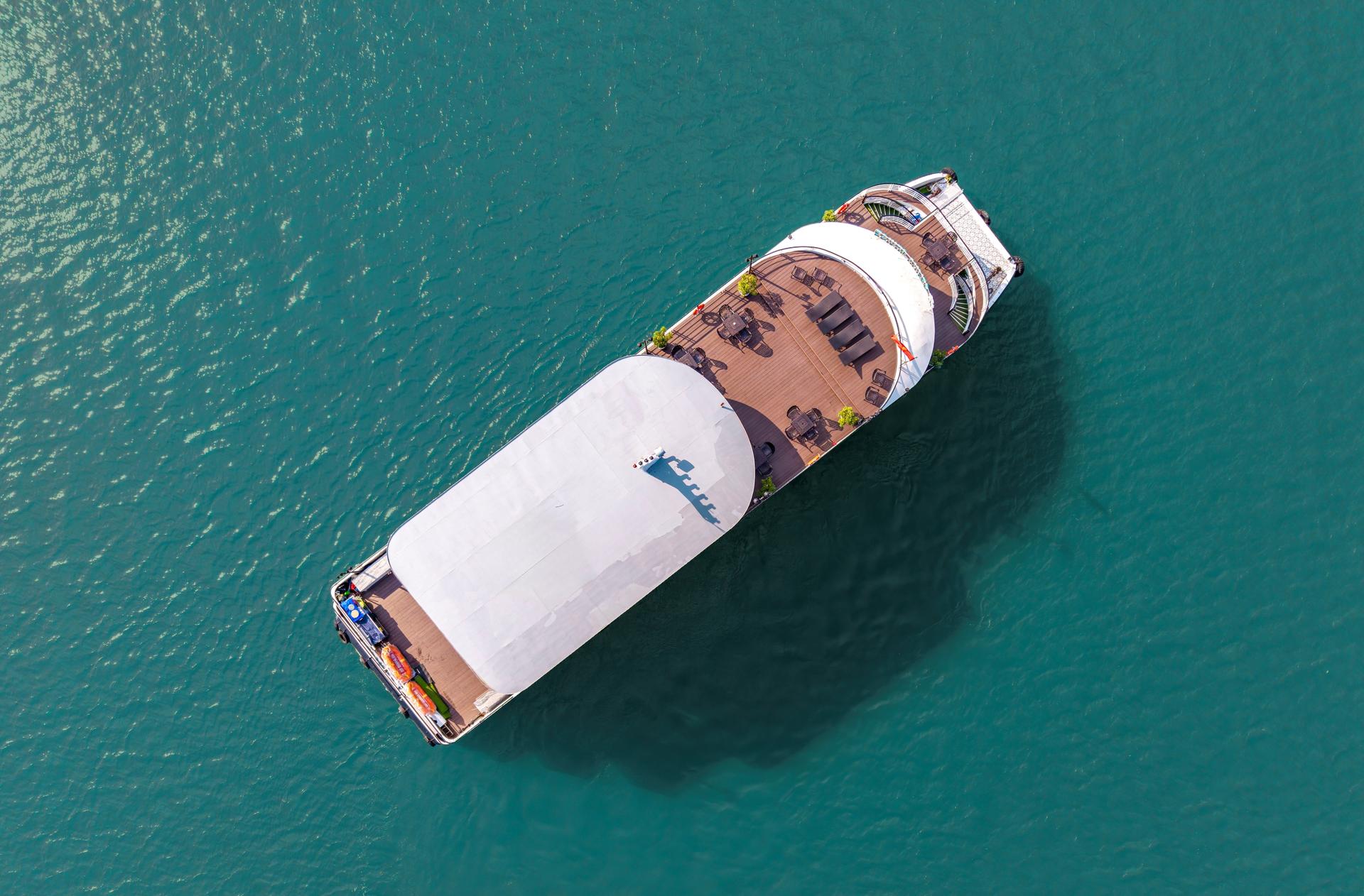 Selina Day Cruise: Ha Long Bay with Sung Sot & Ti Top - Thumbnail 2