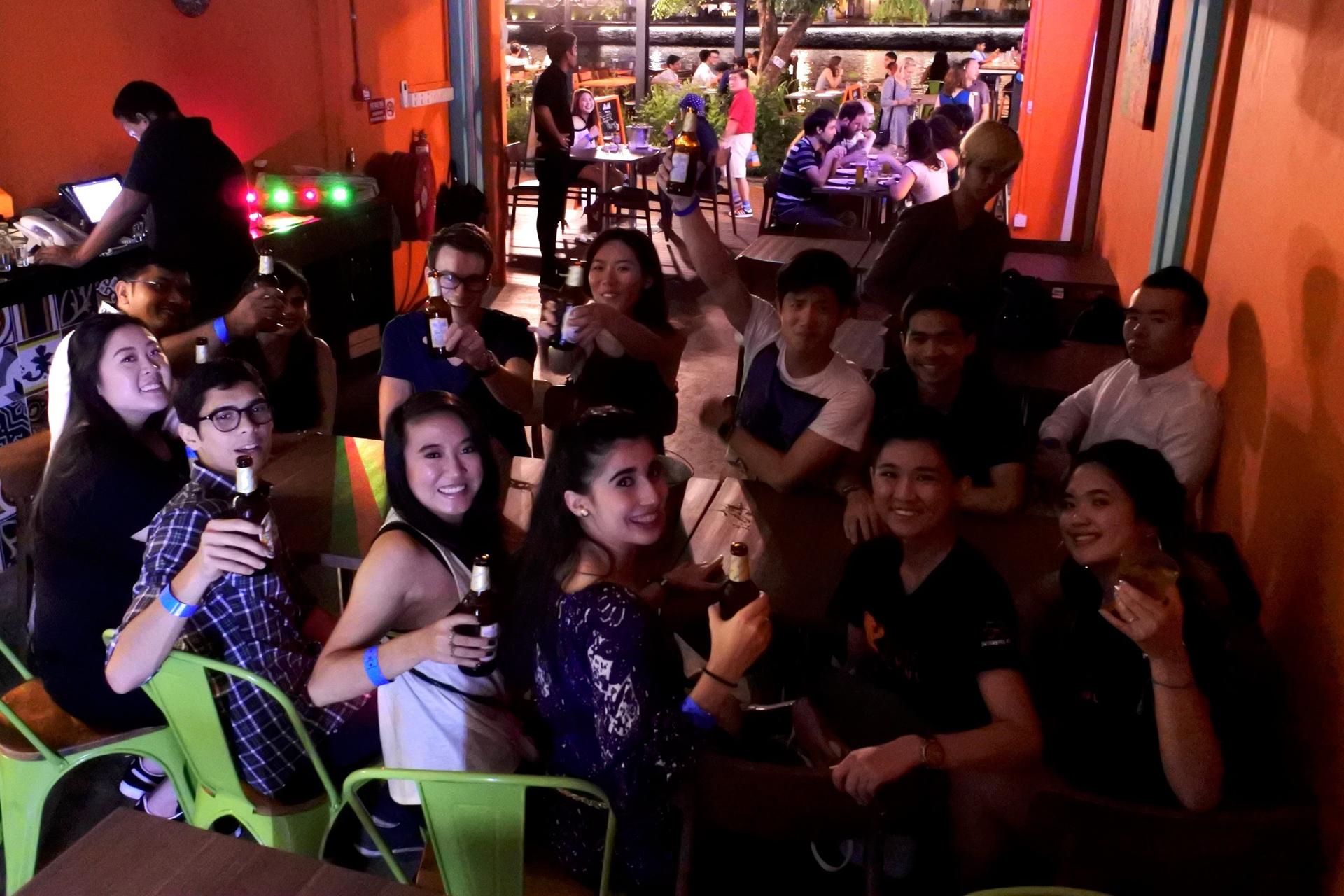 Singapore Night Bar Hopping Tour with Skip-the-Line - Thumbnail 3