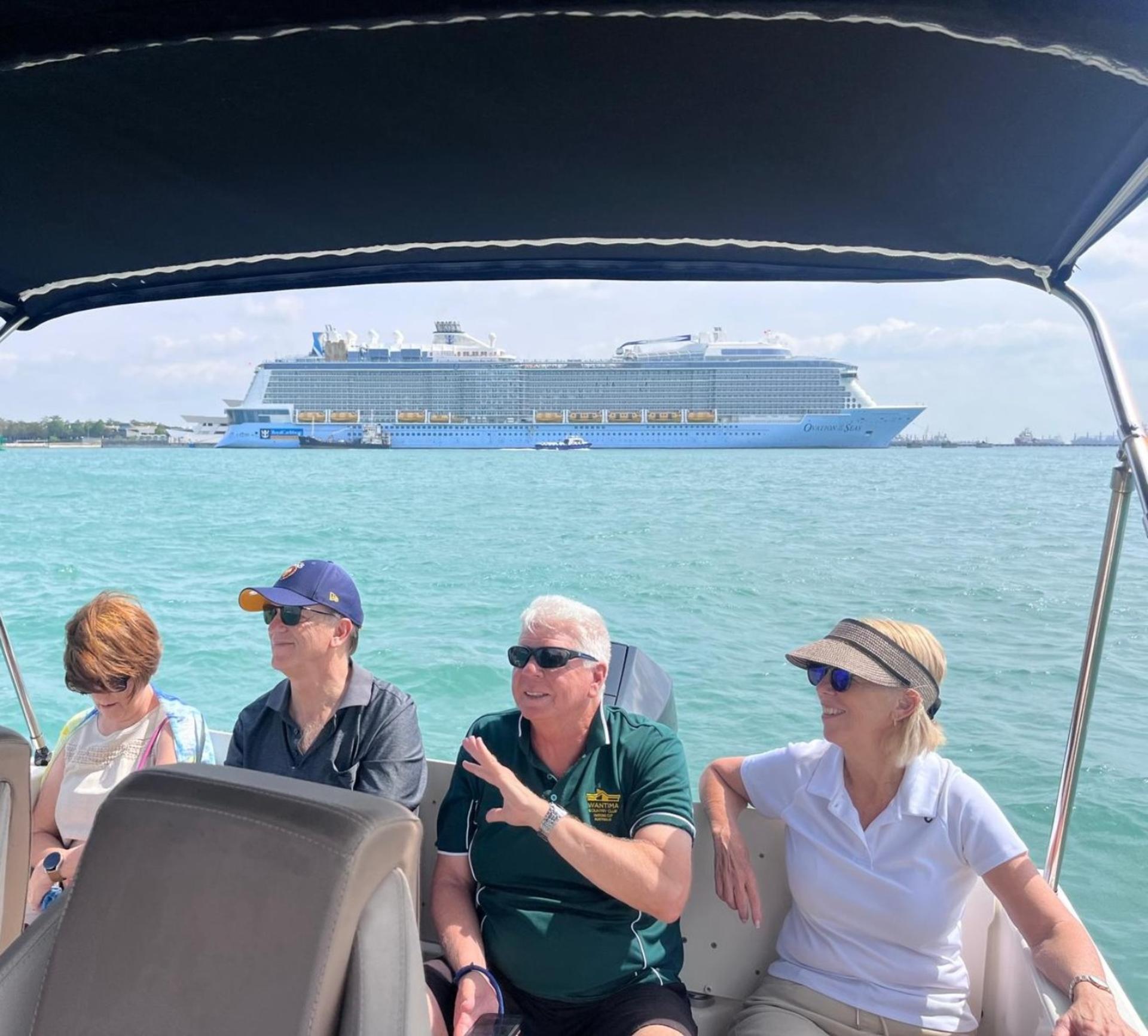Speedboat Maritime Guided Tour by YachtCruiseSG - Thumbnail 9