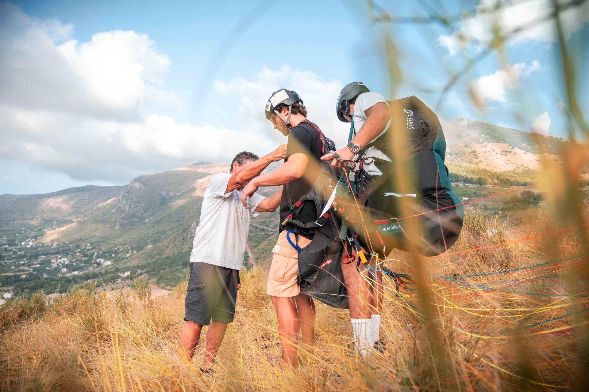 Tandem paragliding flight in Palermo - Thumbnail 3