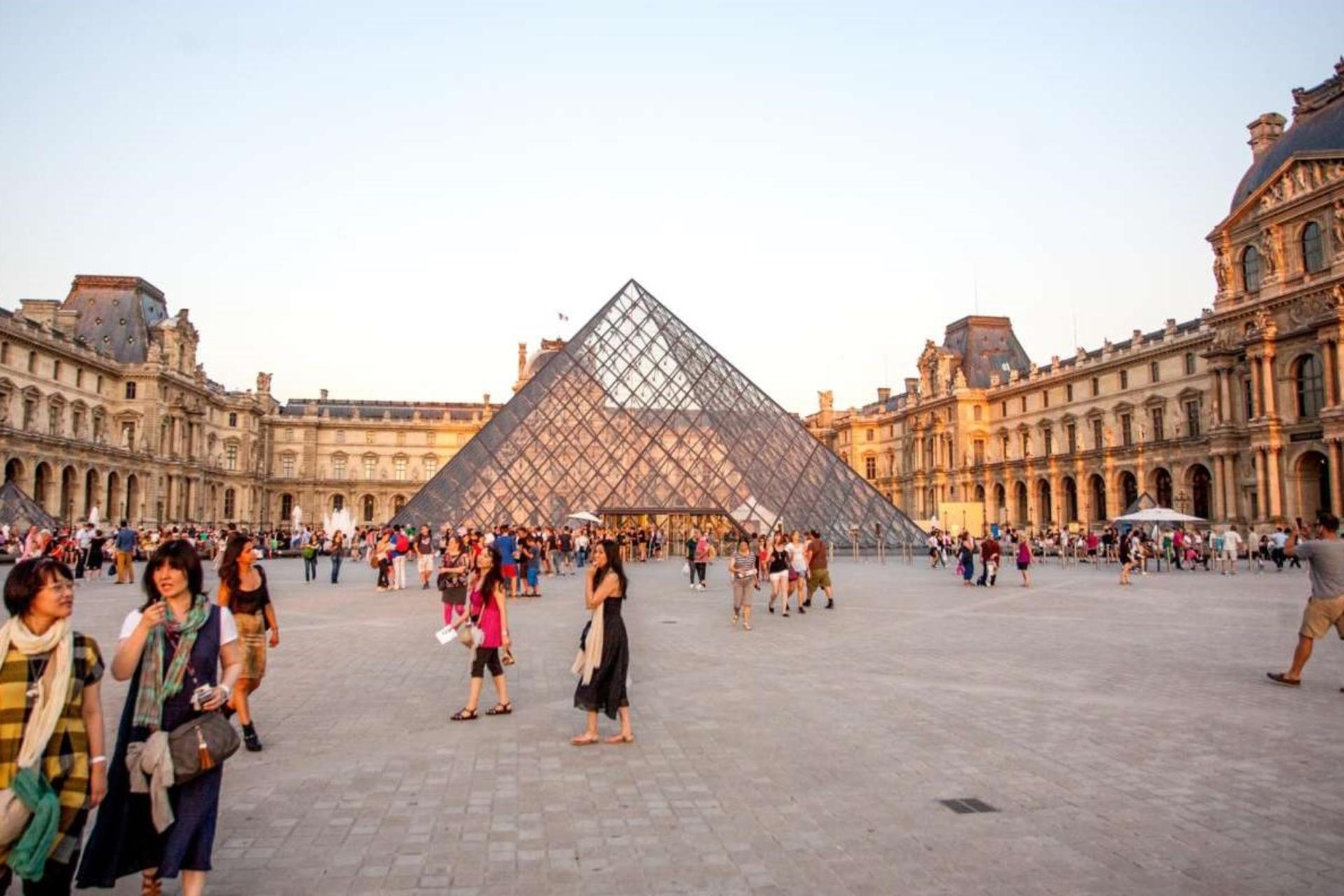 Versailles and Louvre Full Day Guided Tour from Paris - Thumbnail 6