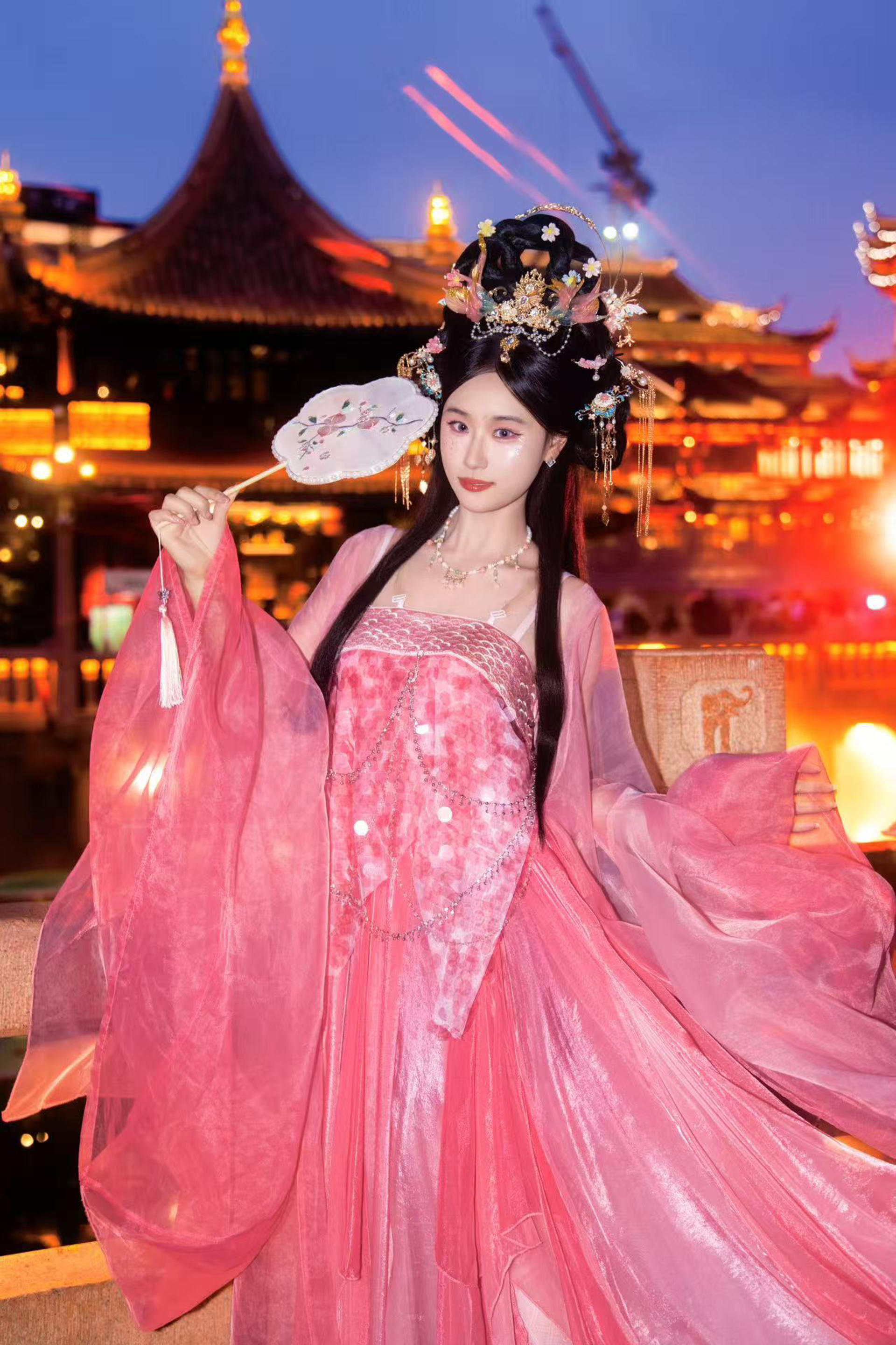 Shanghai Yu Garden Traditional Chinese Costume Hanfu Qipao Experience (Hanfu Rental/Makeup/Photography) - Thumbnail 10
