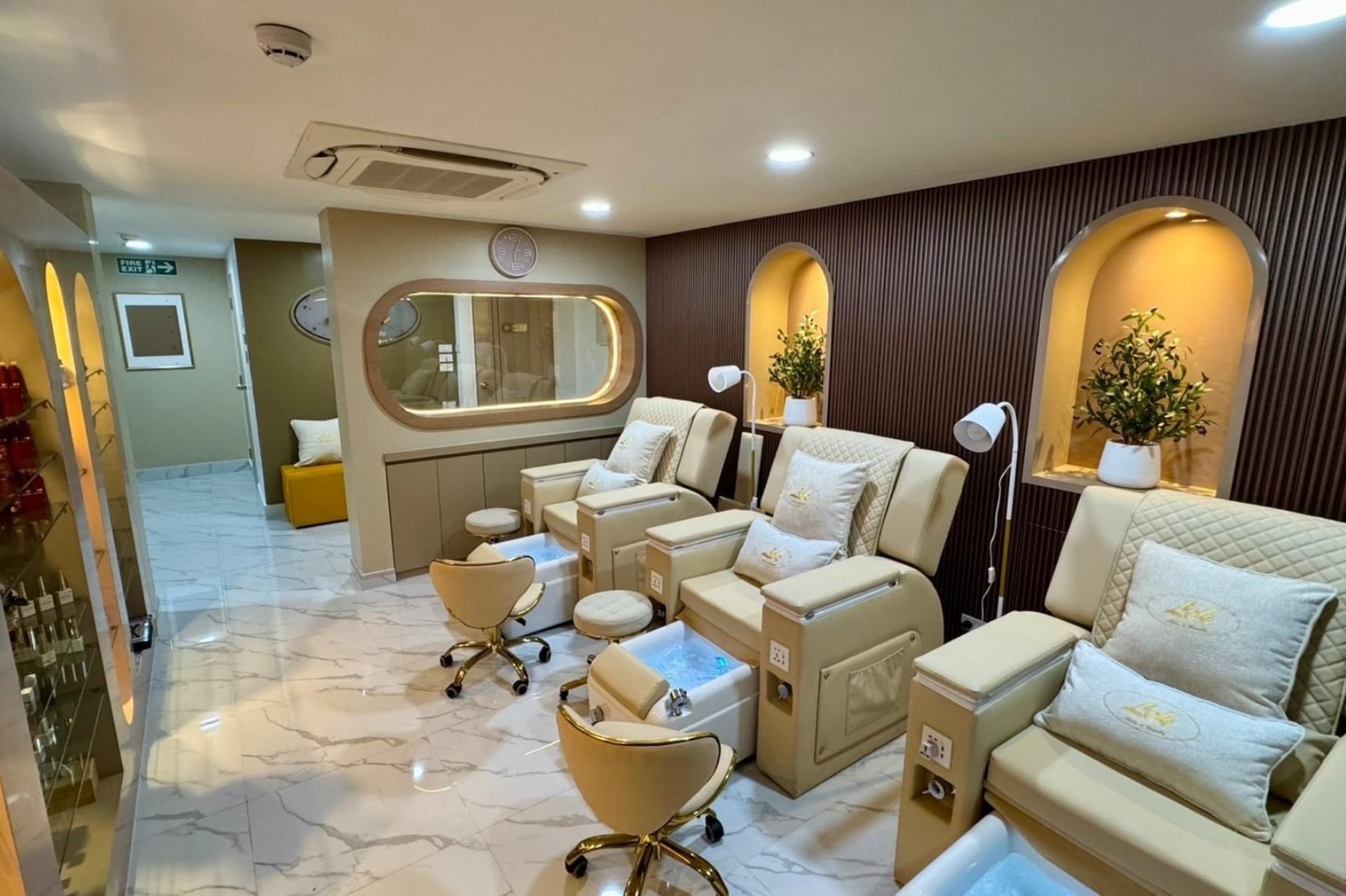 Lek Massage at Chinatown Experience in Bangkok - Thumbnail 8