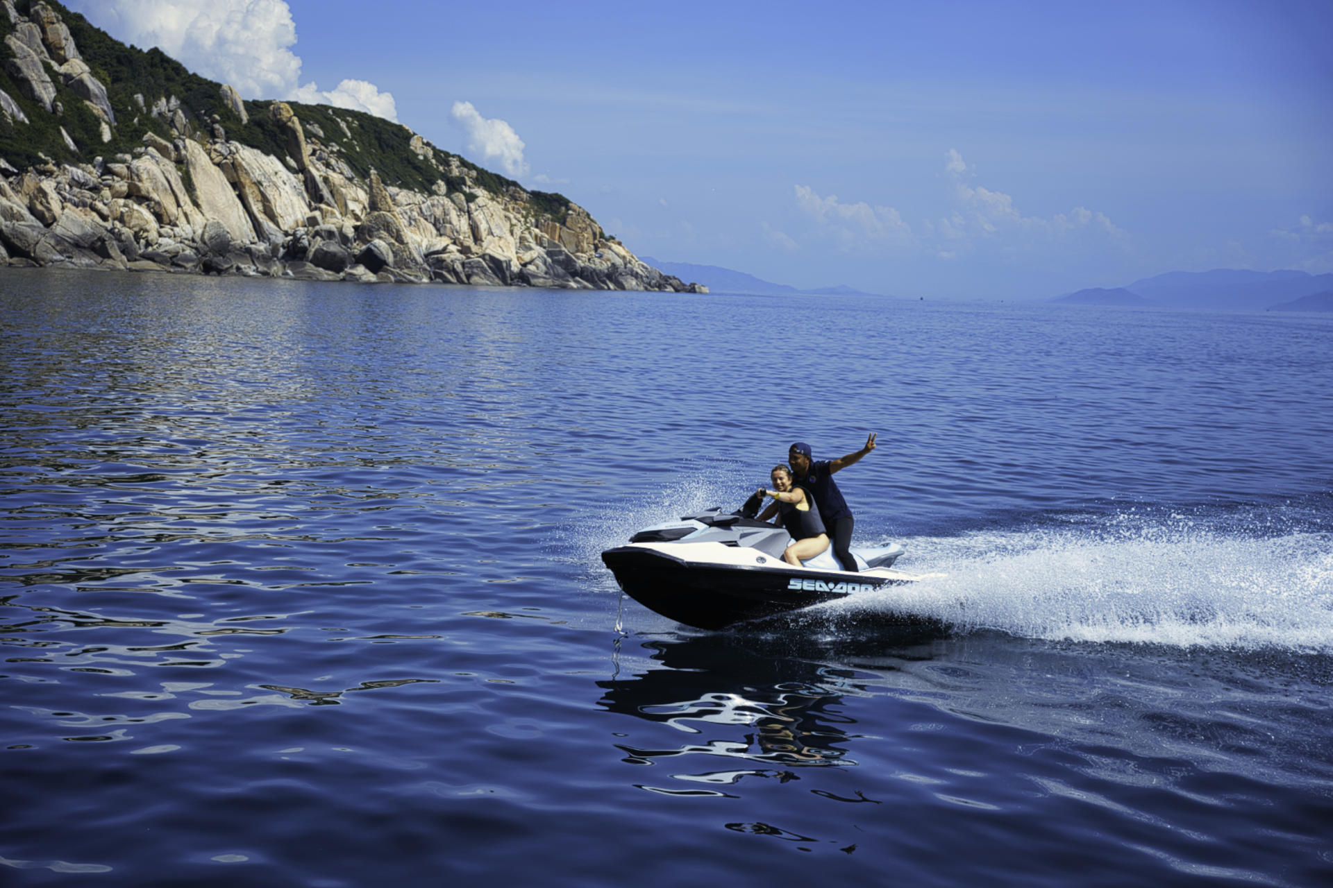 Nha Trang Half-Day Snorkeling & Diving Yacht Tour - Thumbnail 5