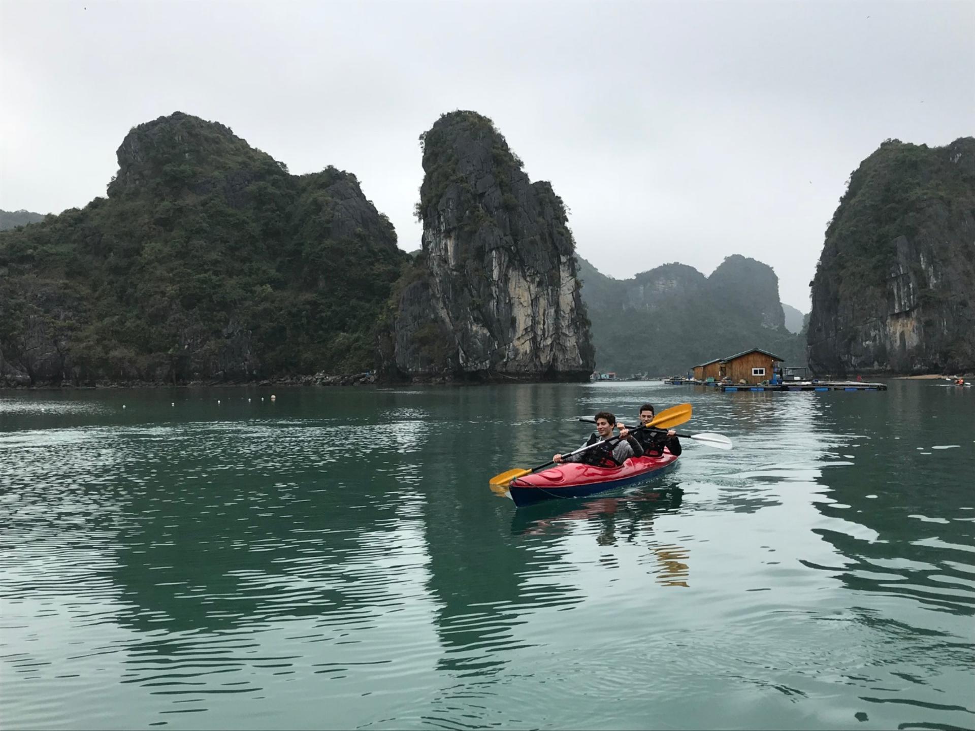 Binh An Day Cruise: Ha Long Bay with Sung Sot and Ti Top - Thumbnail 4