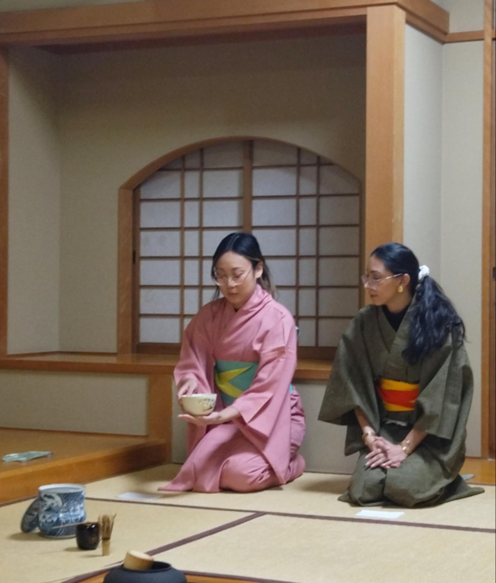 Experience an authentic tea ceremony in kimono (near Osaka Castle) - Thumbnail 5