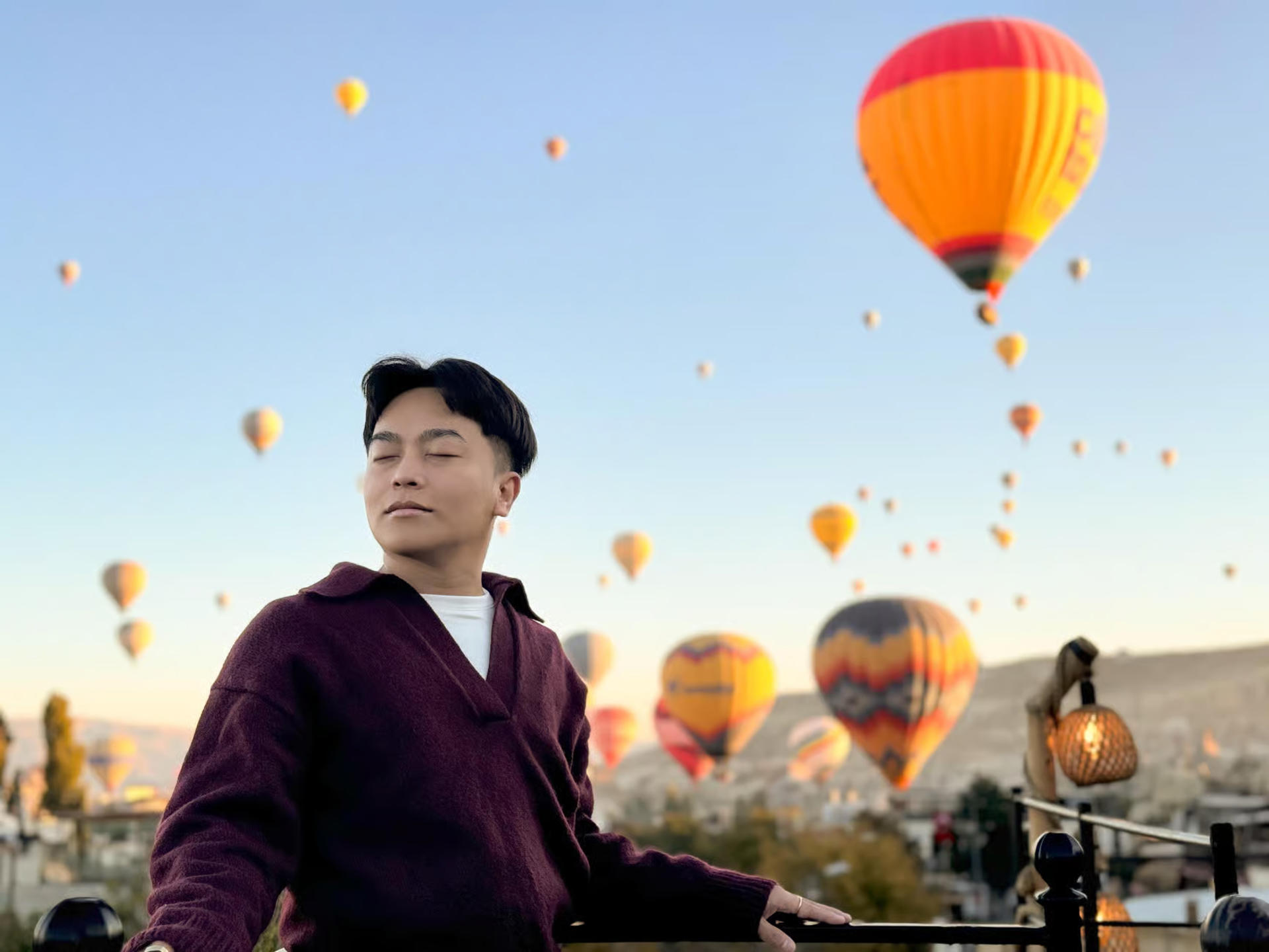 Cappadocia: Rooftop Photoshoot with Hot Air Balloons at Sunrise - Thumbnail 2