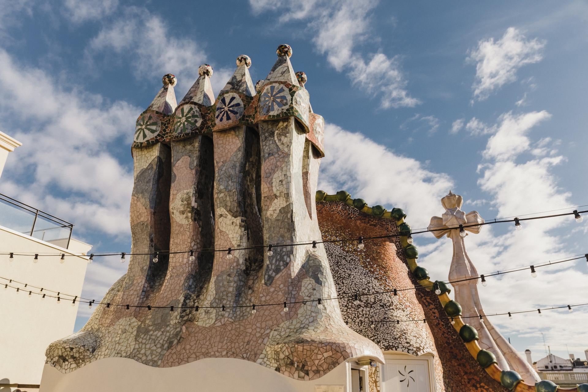 Gaudi Houses, Sagrada Familia and Park Guell Tour - Thumbnail 5