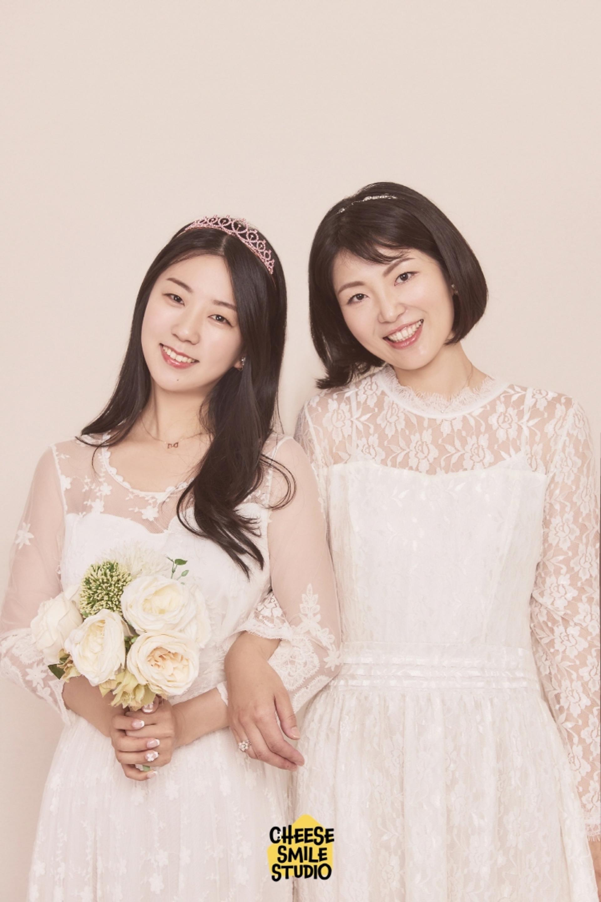  Cheese Smile Studio Self Photoshoot Experience in Bukchon - Thumbnail 7