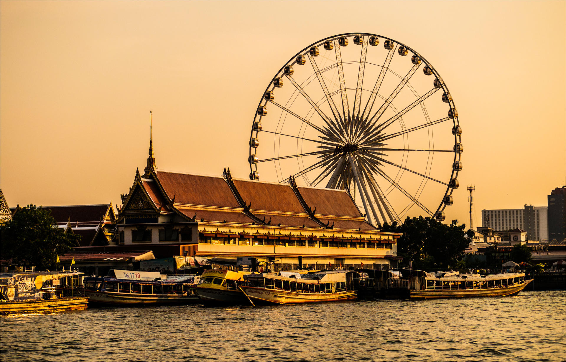 Asiatique Sky Ferris Wheel in Bangkok - Thumbnail 6