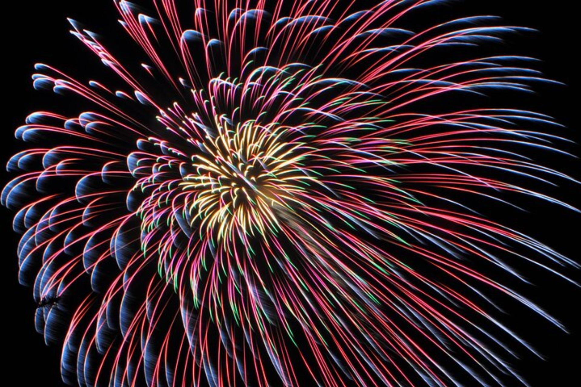 Fireworks Buffet Dinner Cruise from Port Waikiki in Oahu - Thumbnail 4