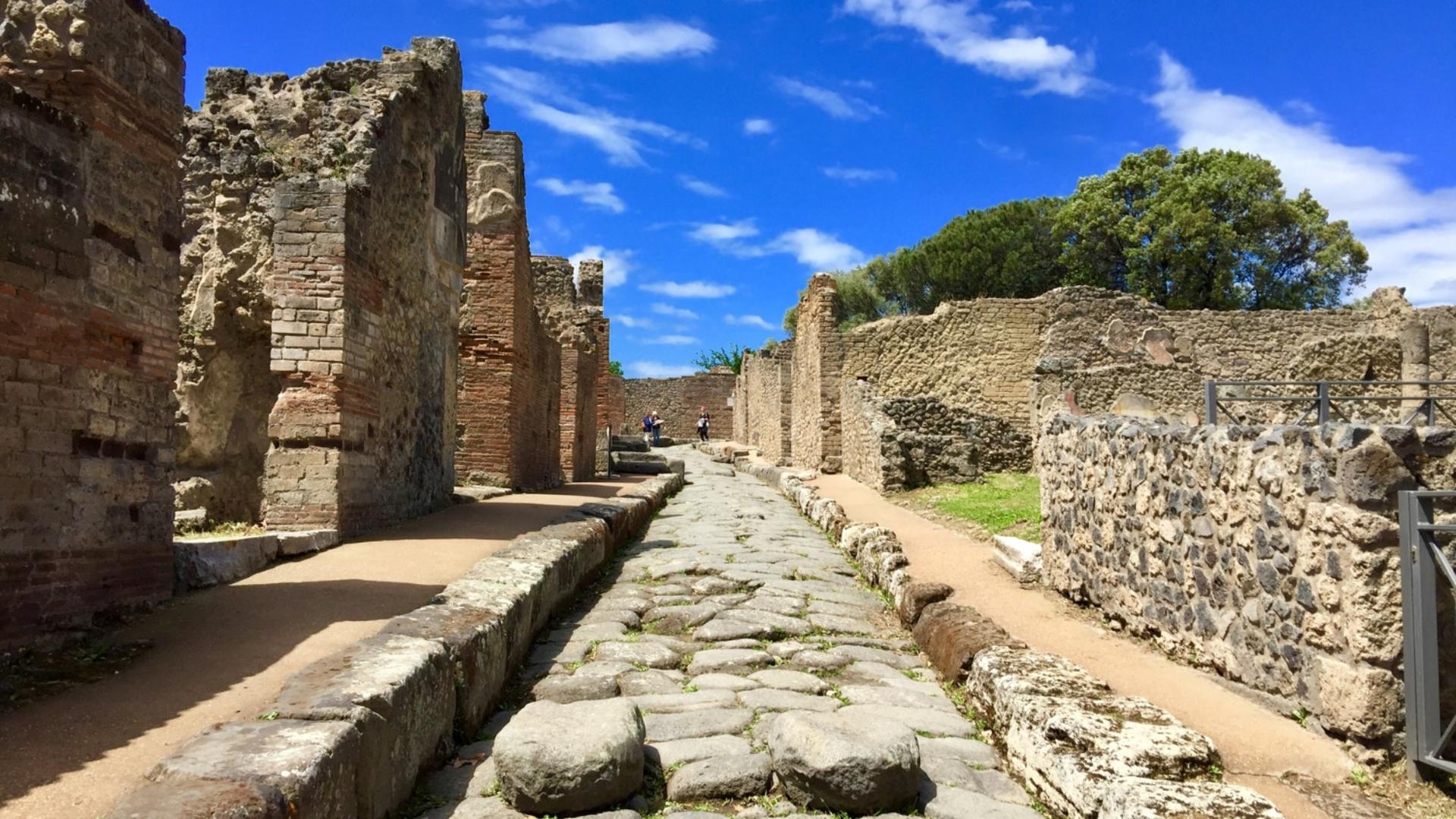 Pompeii and Amalfi Coast private day tour from Rome - Thumbnail 4