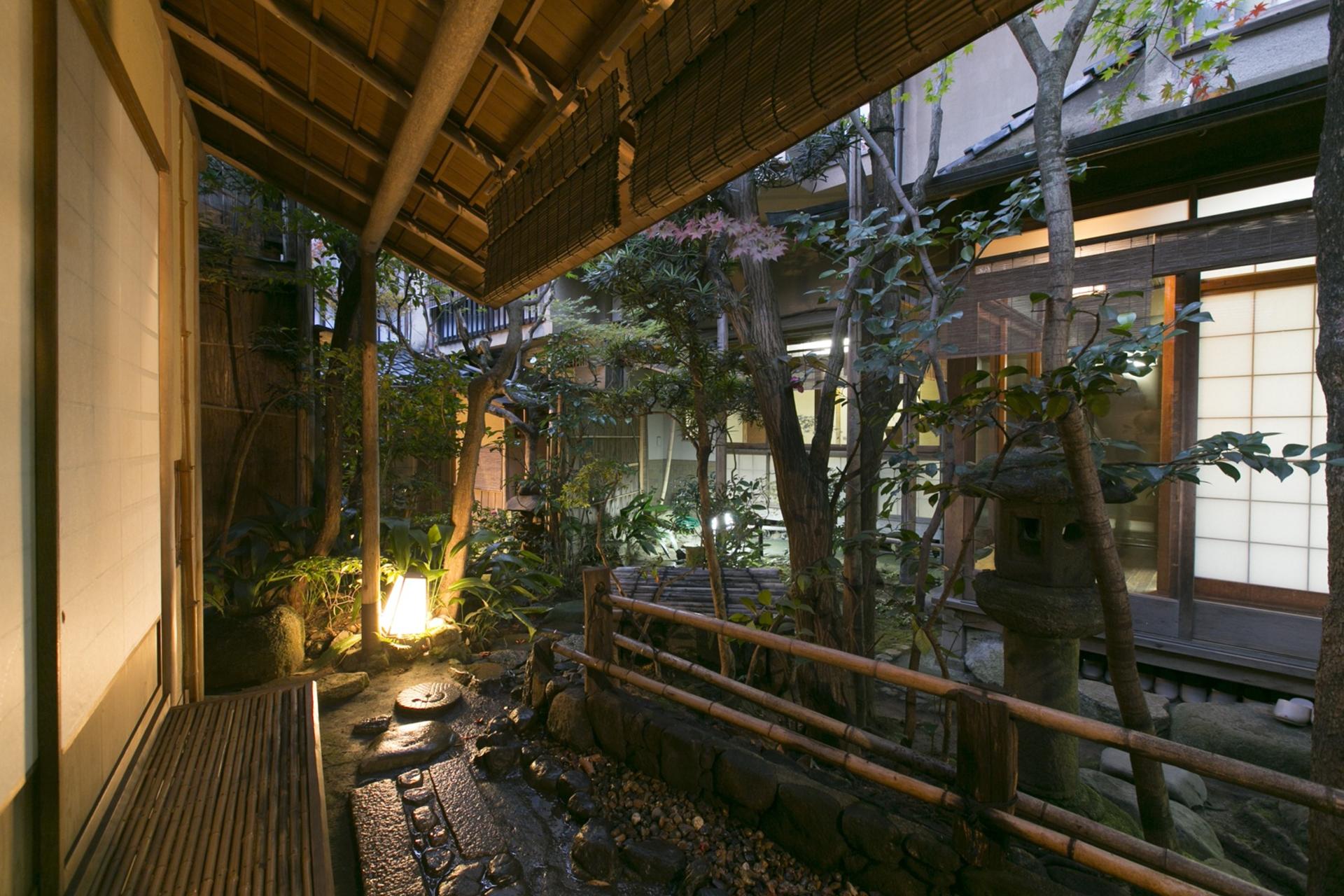 Kyoto Gion Night Tour: Experience Japan's Traditional Culture - Thumbnail 11