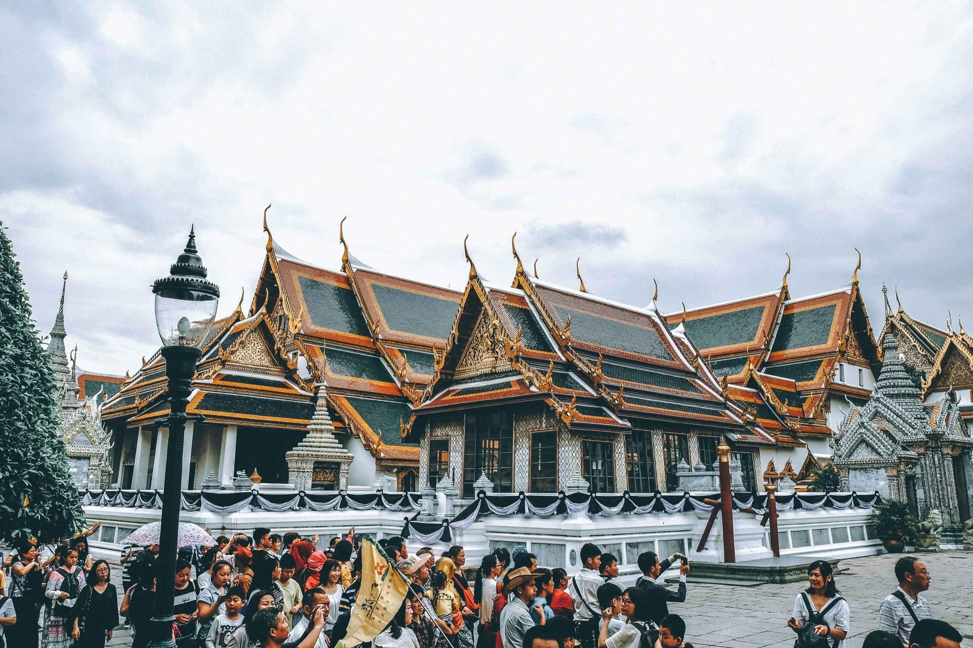 Bangkok Grand Palace Wat Arun Half-Day Guided Tour with Boat - Thumbnail 13