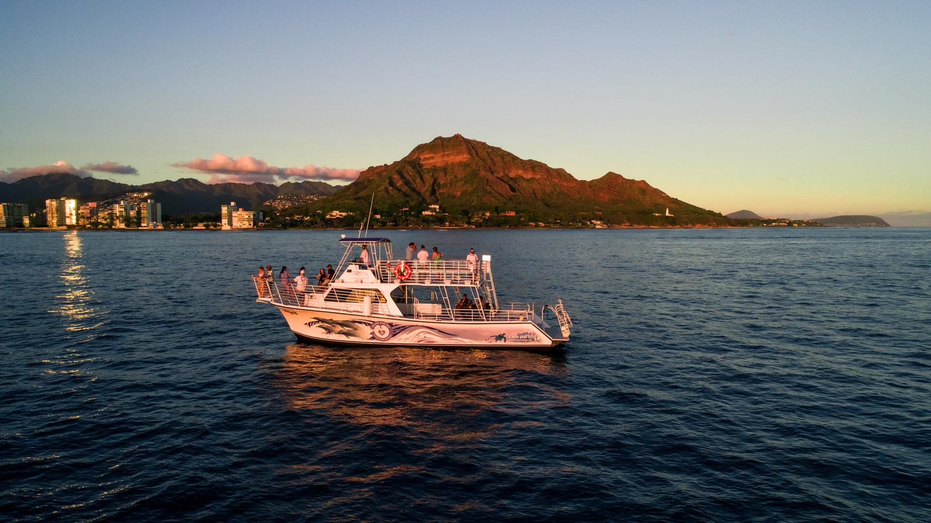 Waikiki Party Cruise in Oahu with a Complimentary Drink - Thumbnail 8