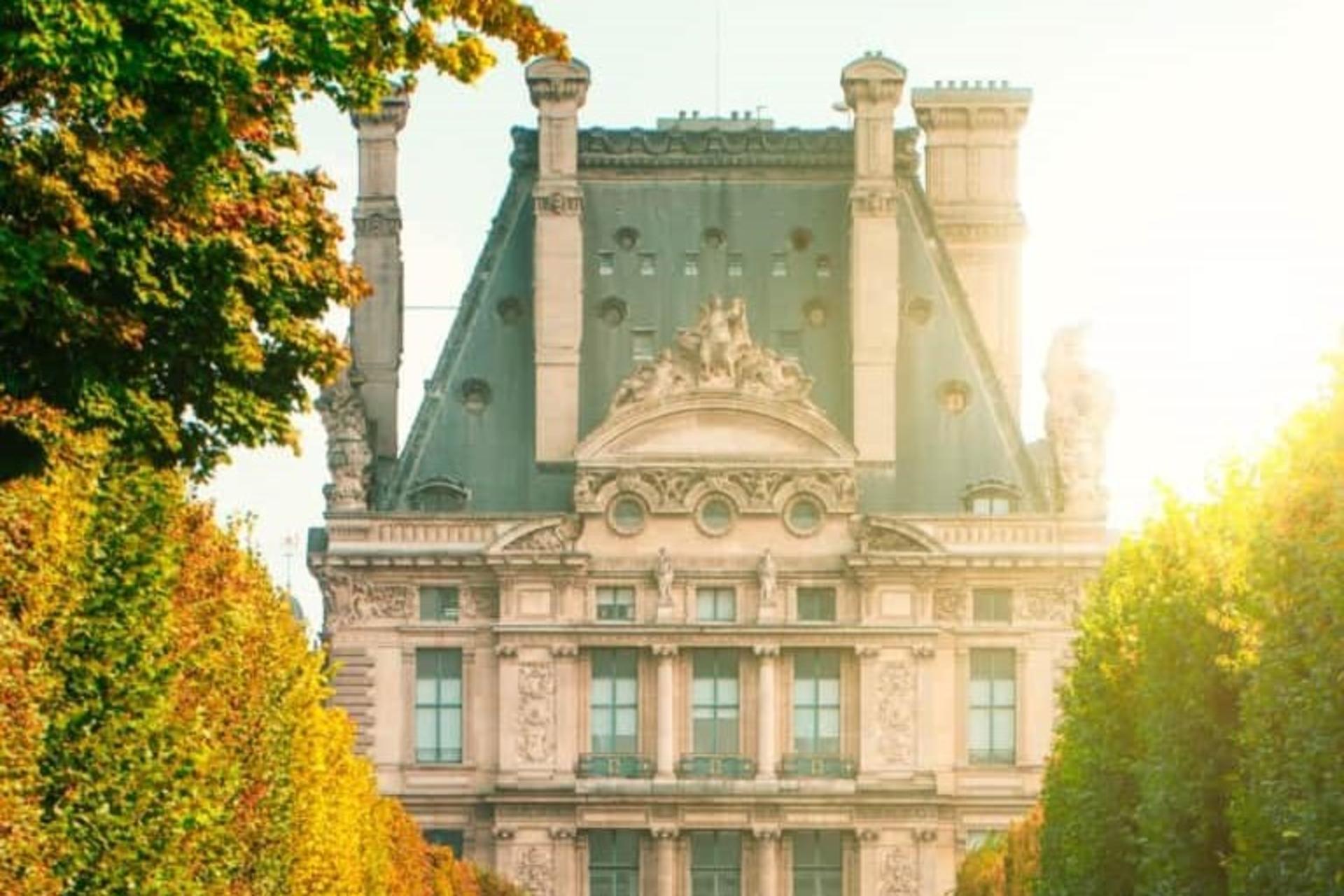 Must-Sees of the Louvre Museum - Thumbnail 3