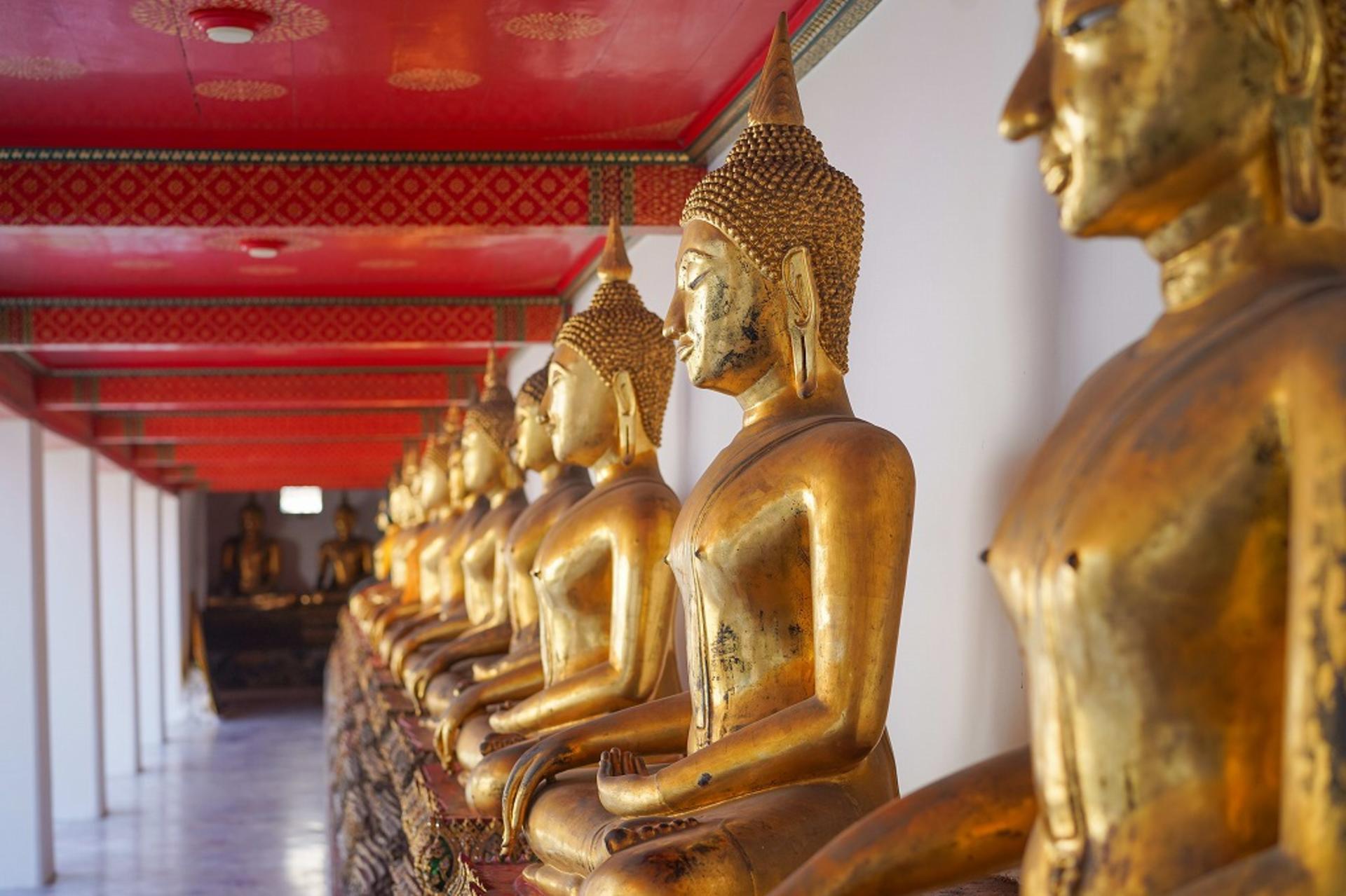Wat Pho, Wat Arun & Flower Market Guided Walking Tour in Bangkok - Thumbnail 68