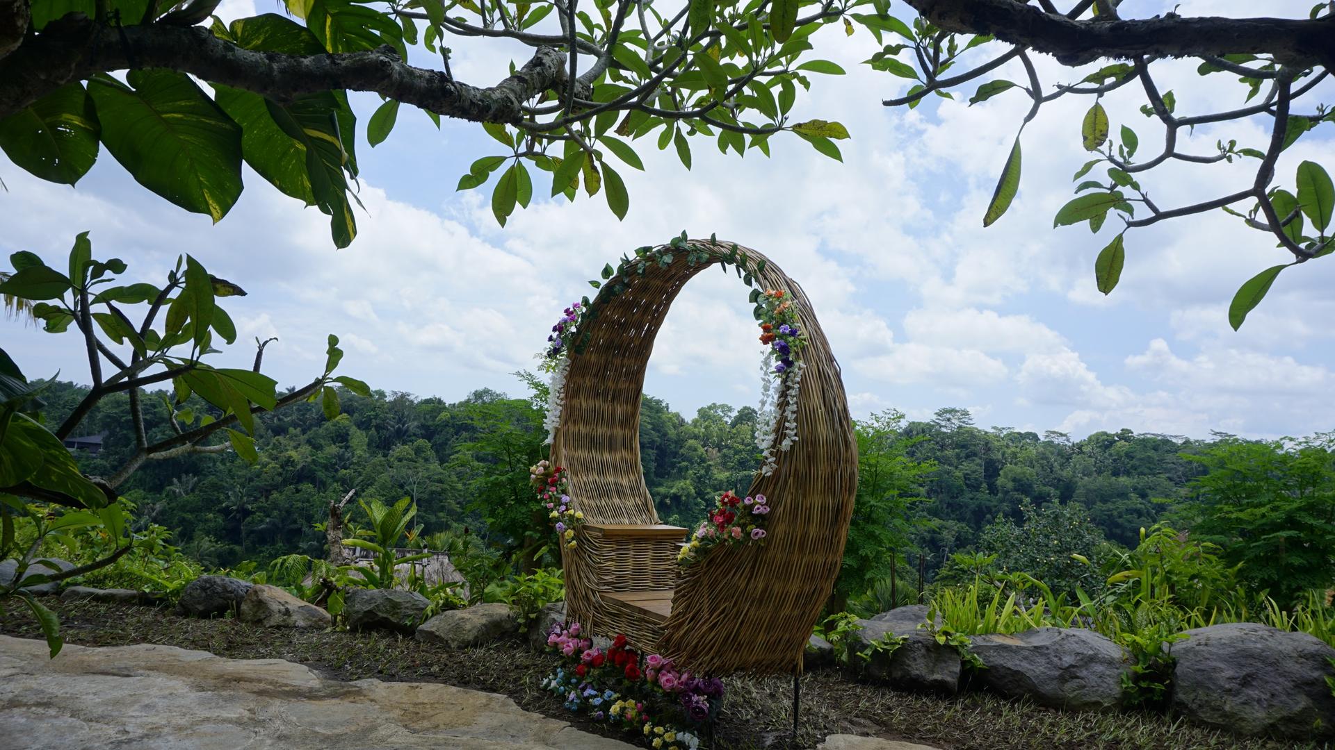 Taman Dedari Restaurant Dining Experience in Ubud - Thumbnail 13