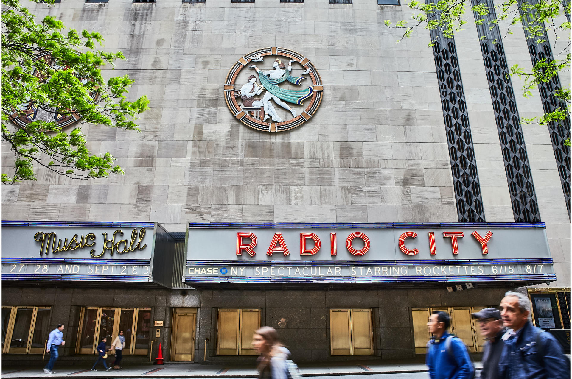 The Official Rockefeller Center Tour - Thumbnail 7