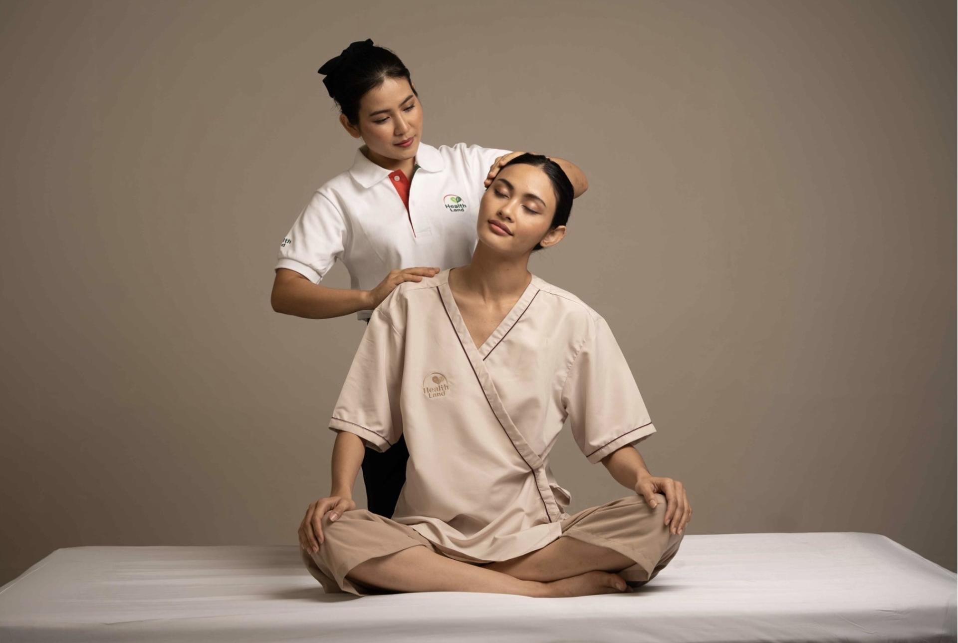 Health Land Spa at Ekkamai in Bangkok - Thumbnail 2