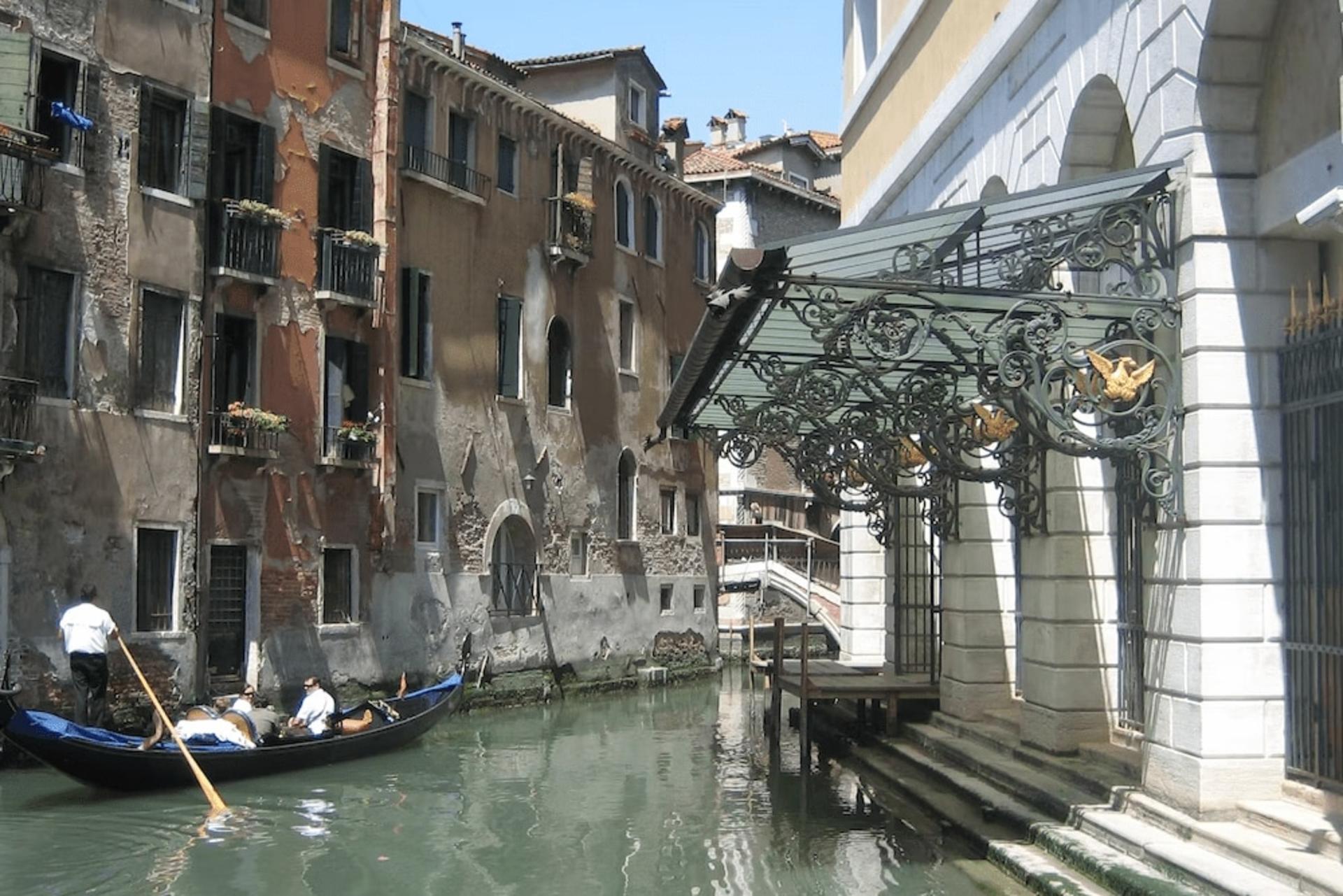  La Fenice Opera House Admission in Venice - Thumbnail 2