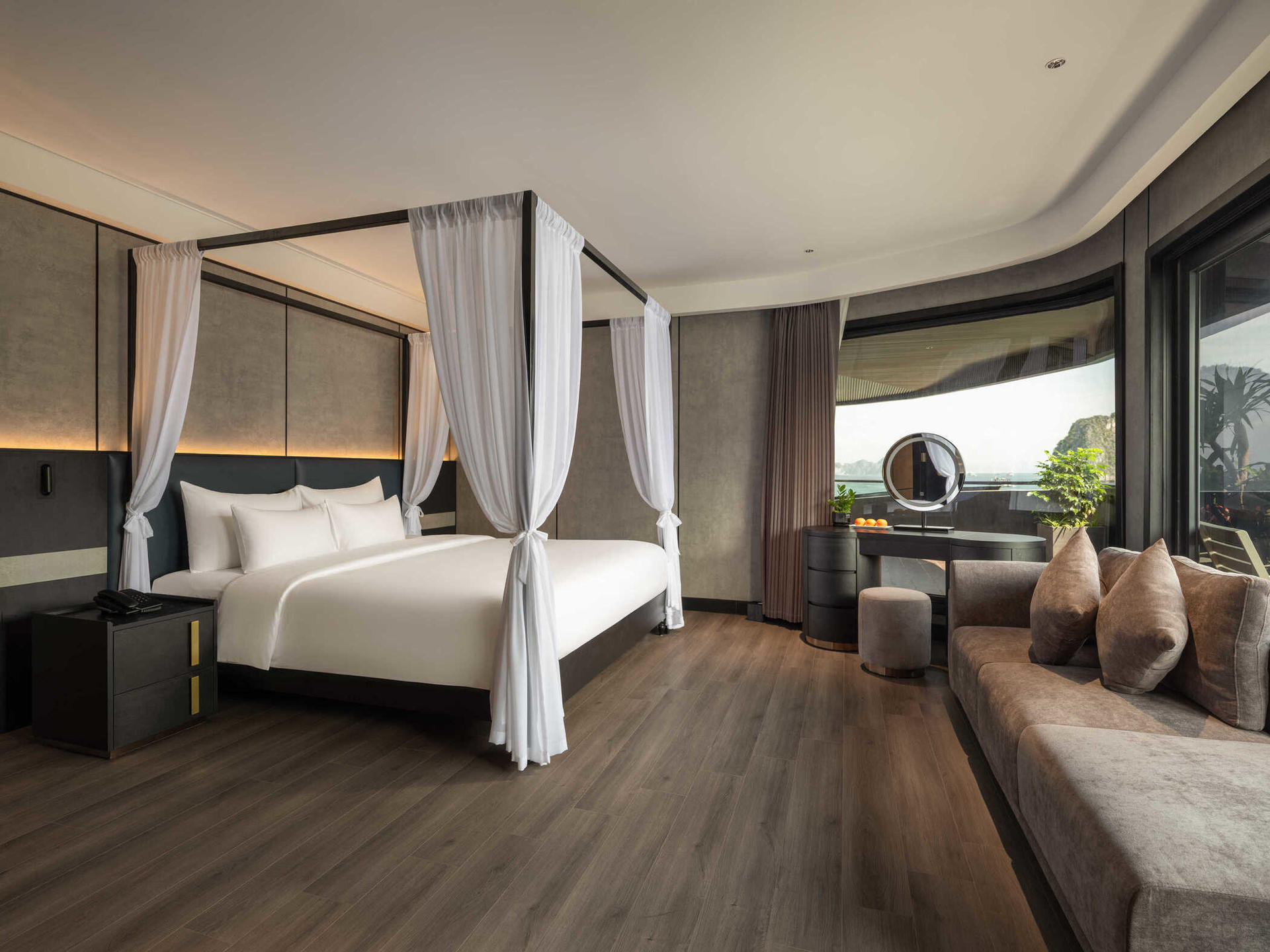 Victorious 2D1N Luxury Cruise: Ha Long Bay with Sung Sot & Ti Top - Thumbnail 4