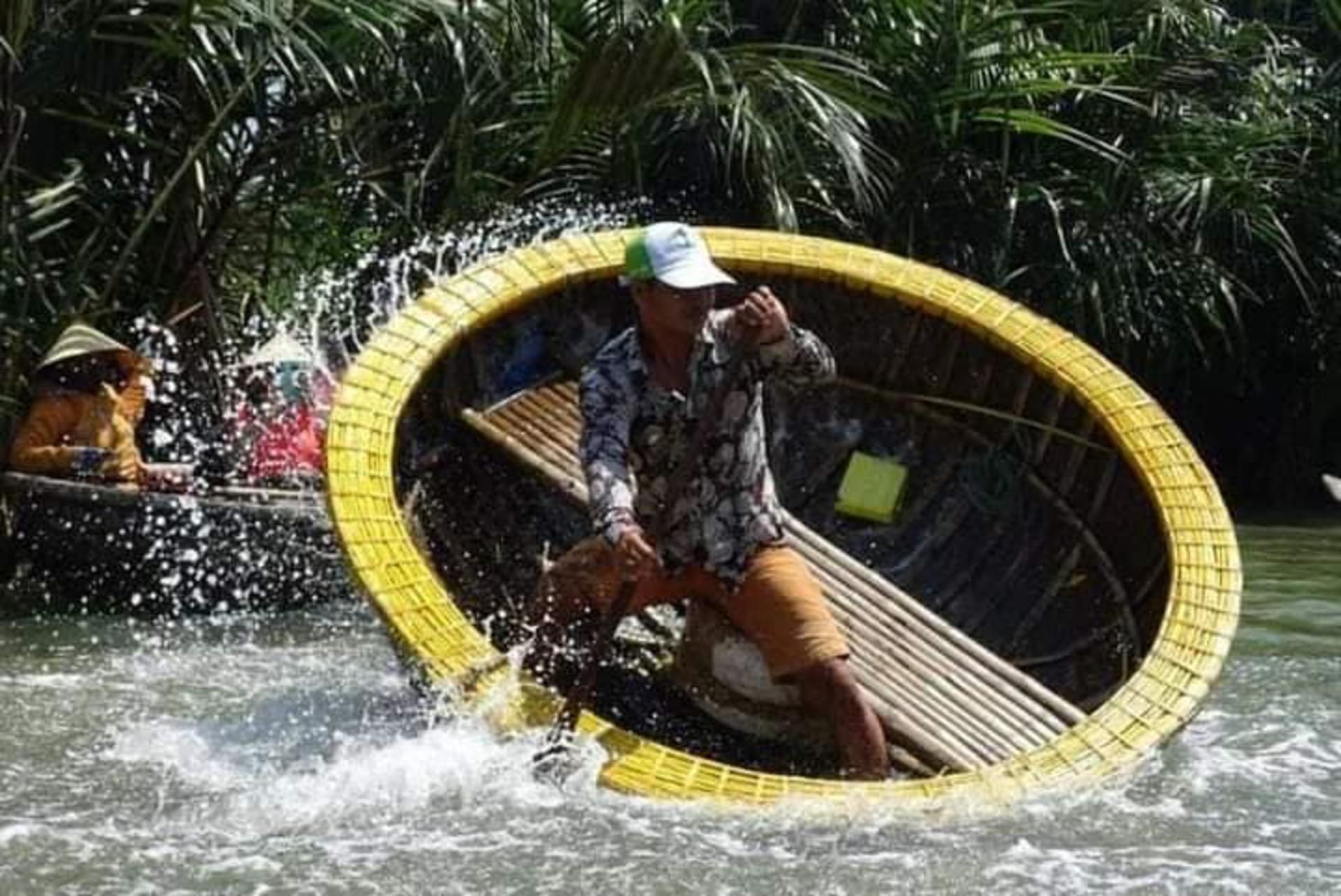 Discovering Hoi An's Charm by Bamboo Basket Boat & Lantern Boat Trip - Thumbnail 10